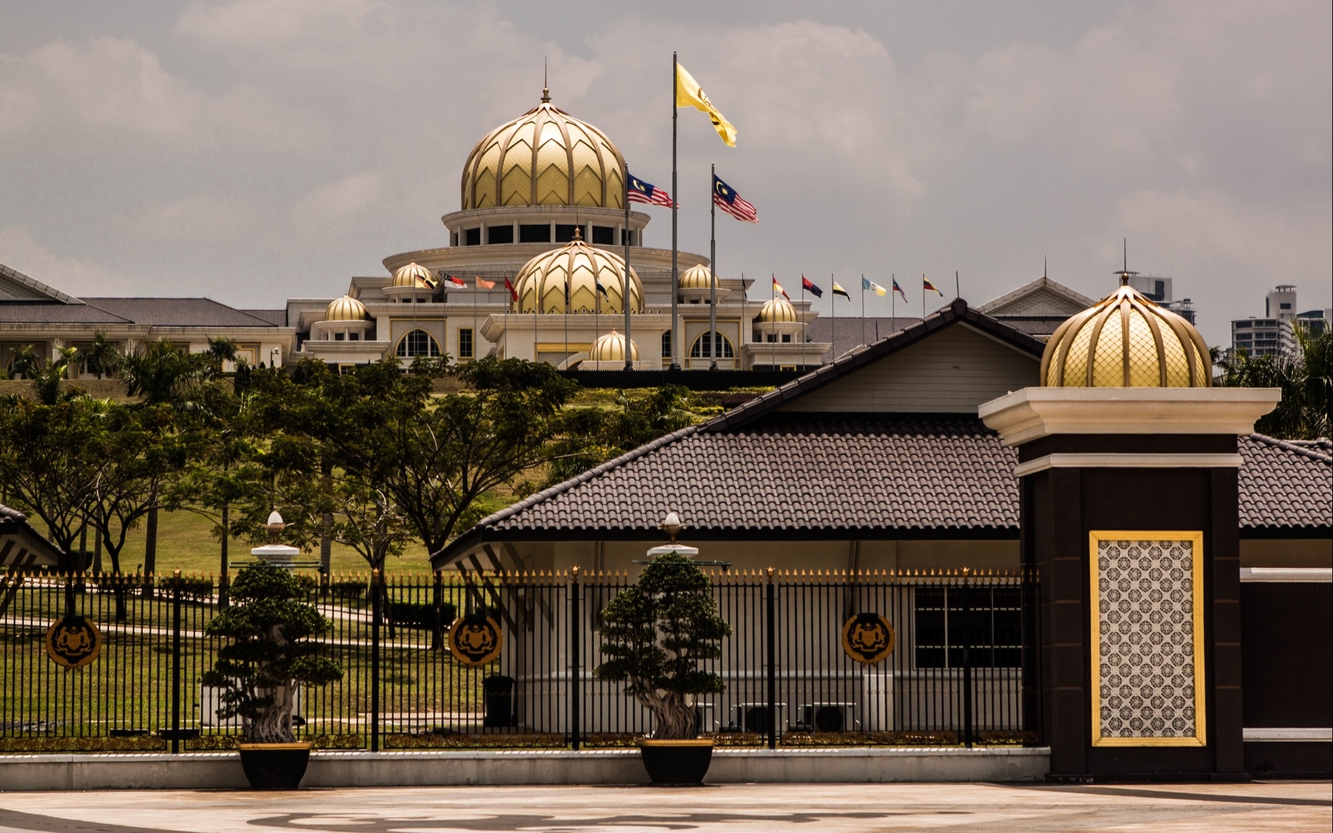 Jakarta, Istana Negara, HD wallpaper, Background image, 1920x1200 HD Desktop