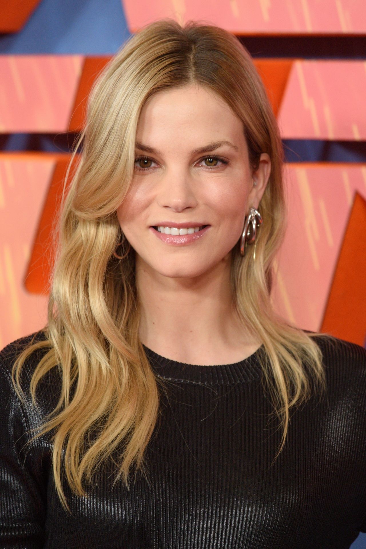 Sylvia Hoeks 2014, Acting prowess, Memorable performances, Multifaceted roles, 1280x1920 HD Phone
