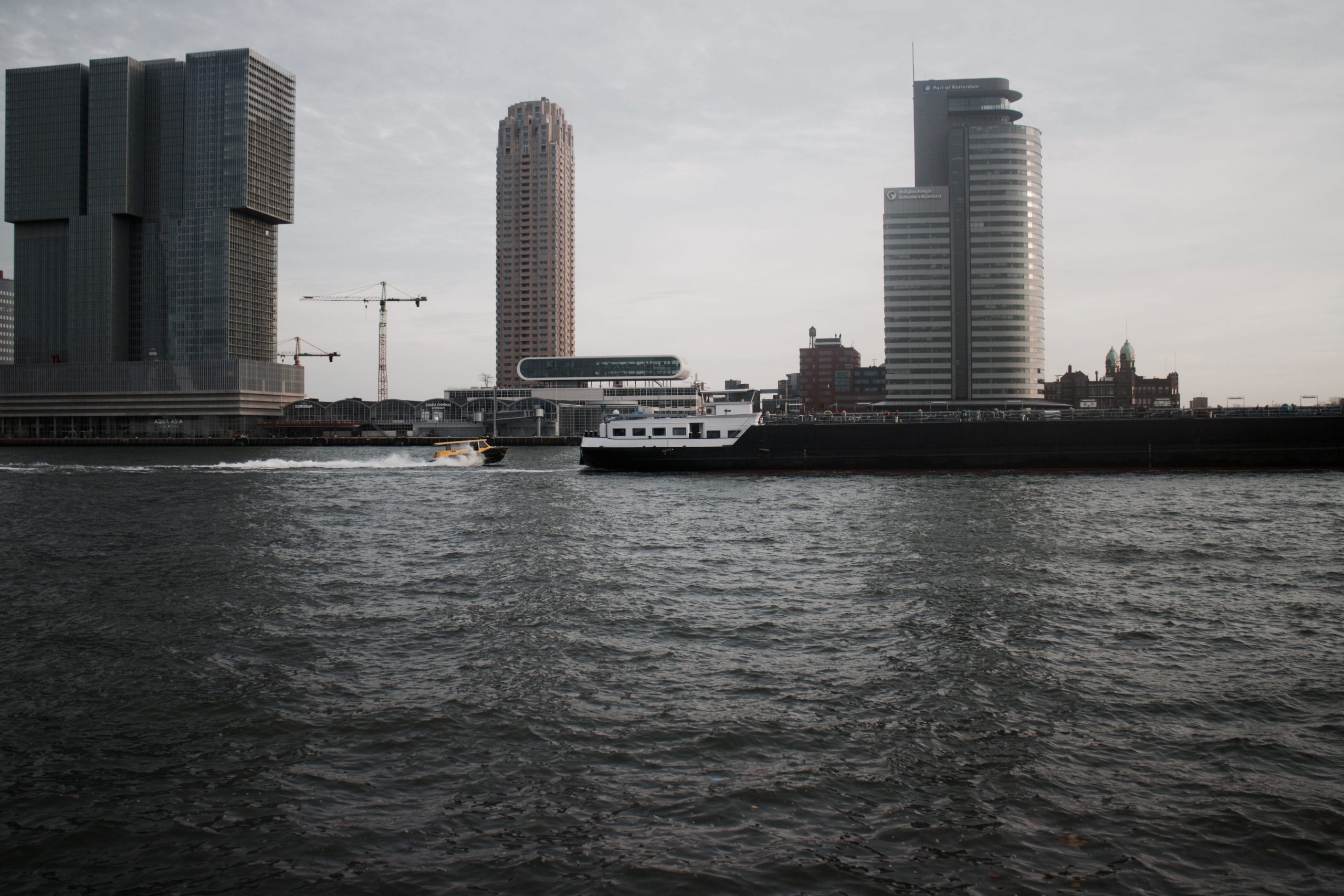 Rotterdam skyline, Netherlands boat, Speedboat line, River view, 2560x1710 HD Desktop