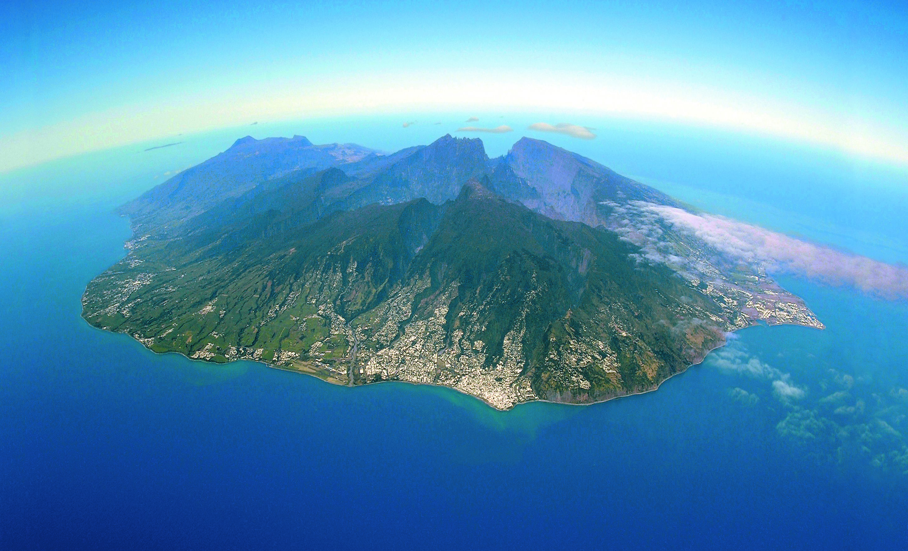 Reunion Island, Maximumwallhd, Island landscapes, Tropical beauty, 2920x1780 HD Desktop