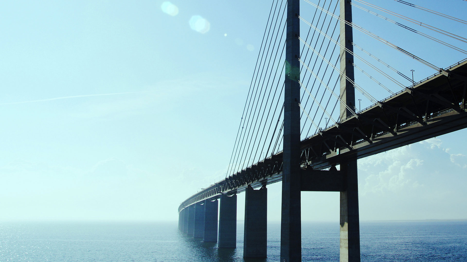 Bridge: The Oresund Span, A combined railway and motorway span between Denmark and Sweden. 1920x1080 Full HD Background.