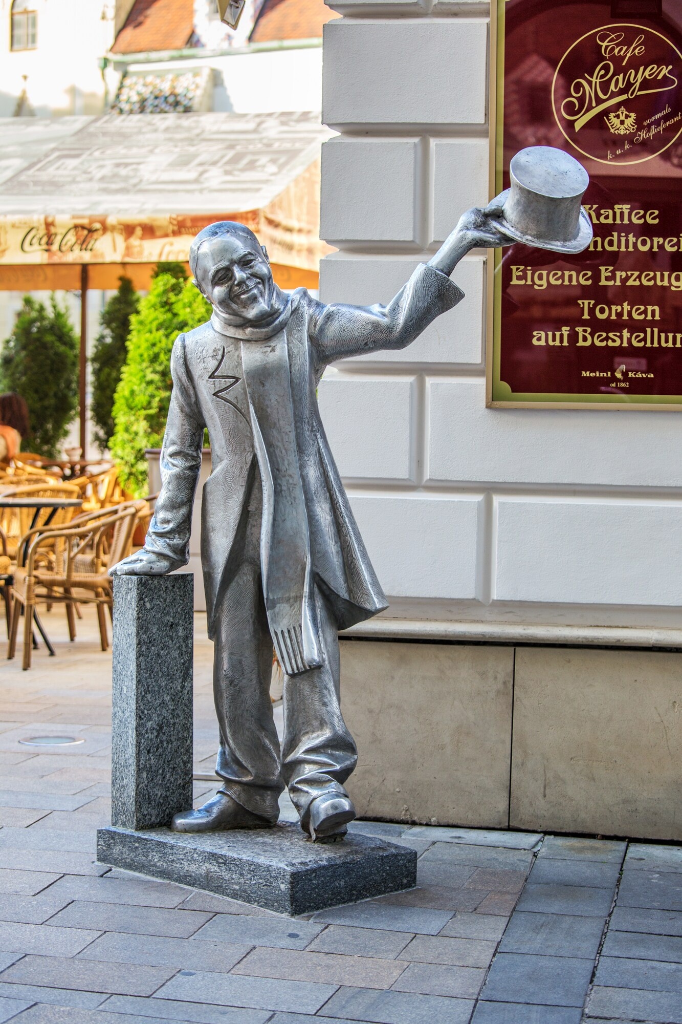 Bratislava, Mr. Silver sculpture, Travel reviews, Travel guide, 1340x2000 HD Phone