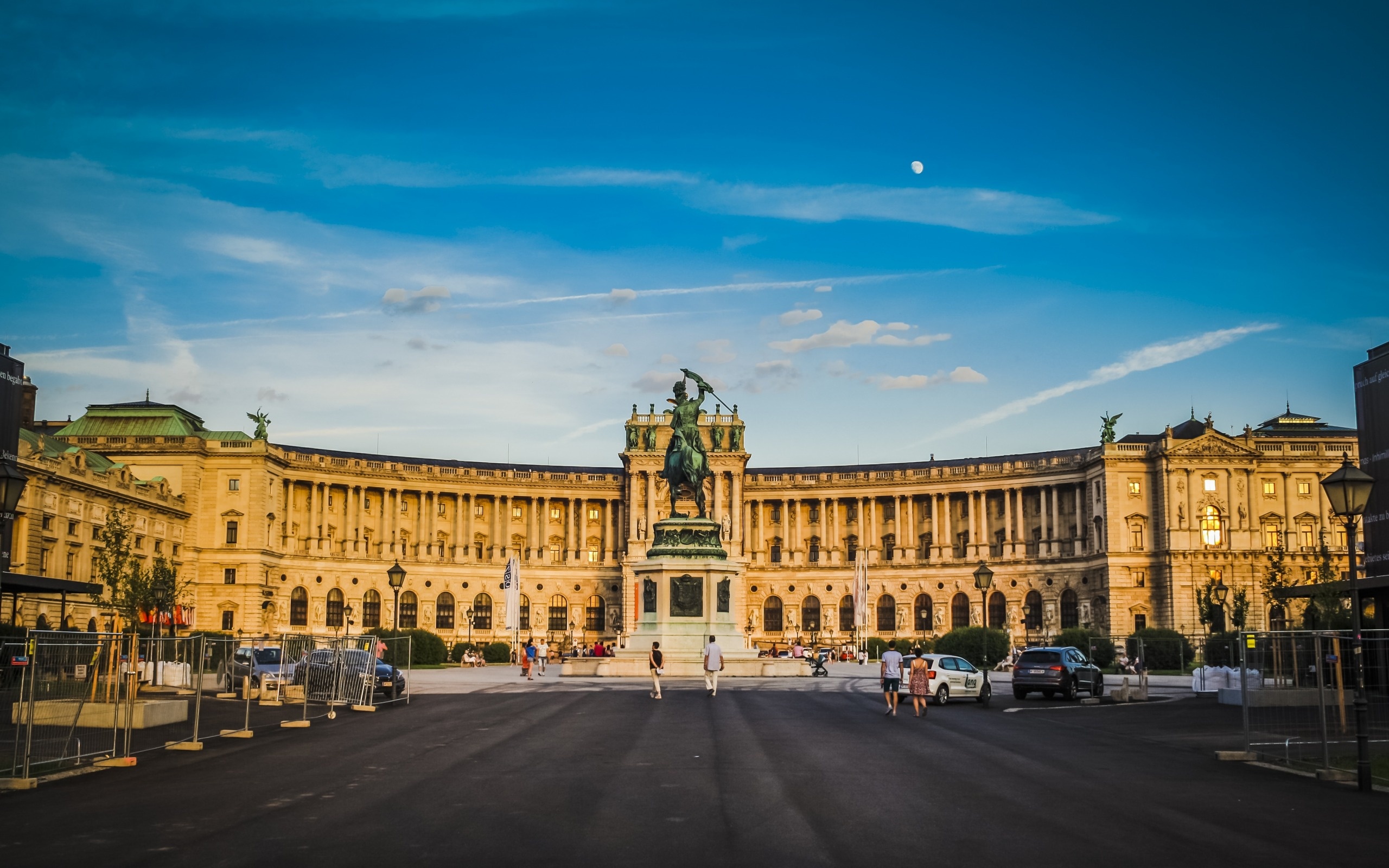 Vienna, Austria, Kunsthistorisches Museum, Evening square, 2560x1600 HD Desktop