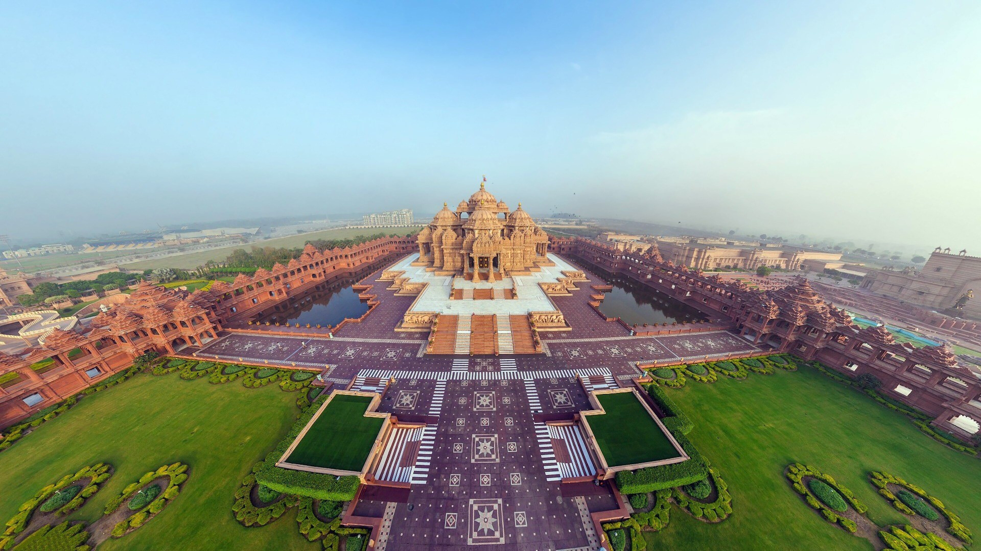 India: Swaminarayan Akshardham, A Hindu temple, and a spiritual-cultural campus in Delhi, Panoramic view. 3840x2160 4K Wallpaper.