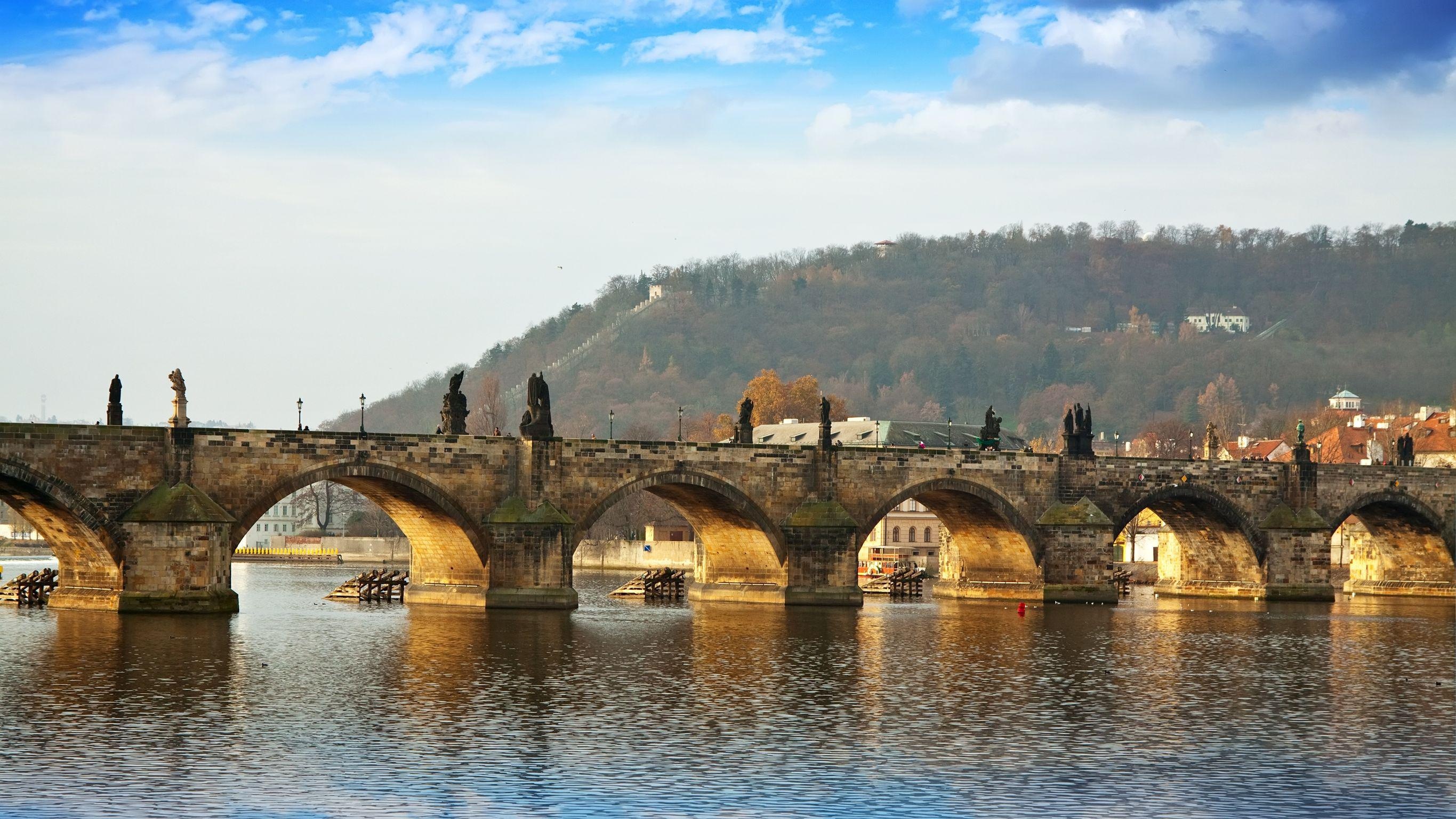 Czechia (Czech Republic): Charles Bridge, The oldest bridge still standing over the Vltava river in Prague. 2740x1540 HD Background.
