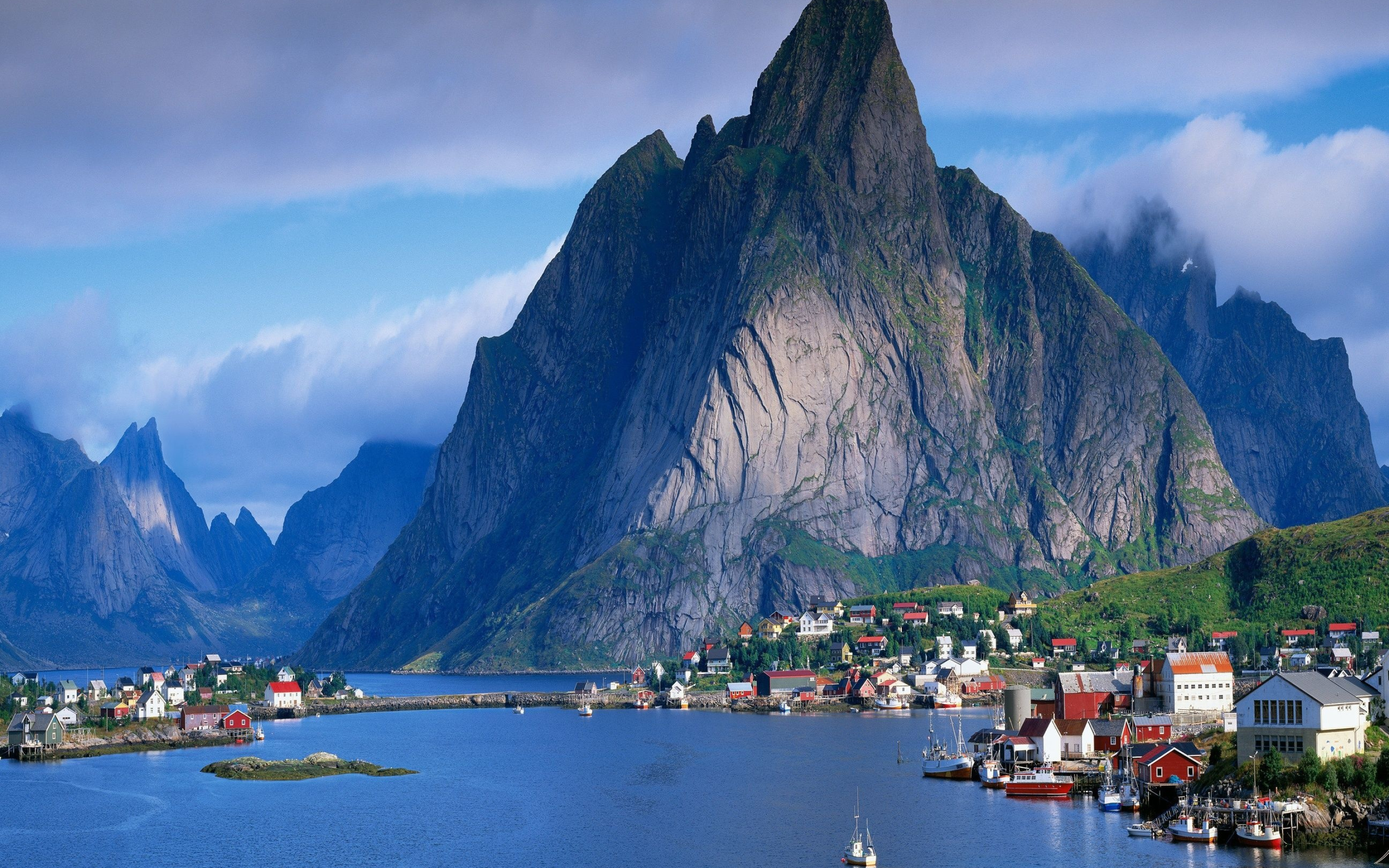 Norwegian Fjords, Scenic landscapes, Majestic mountains, Tranquil lakes, 2880x1800 HD Desktop