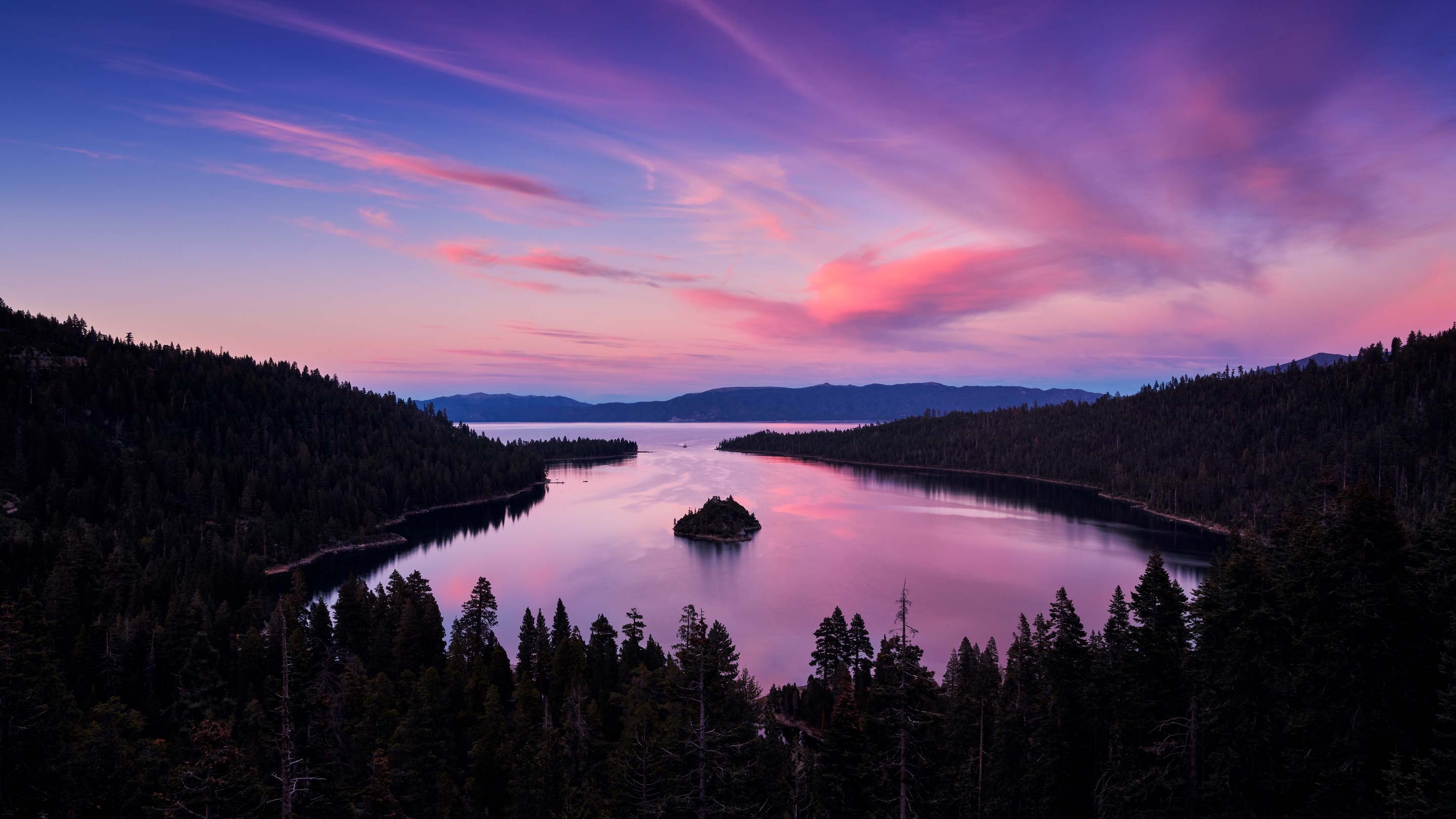 Emerald Bay, Limited edition print, Pink emerald, Collectible, 2880x1620 HD Desktop