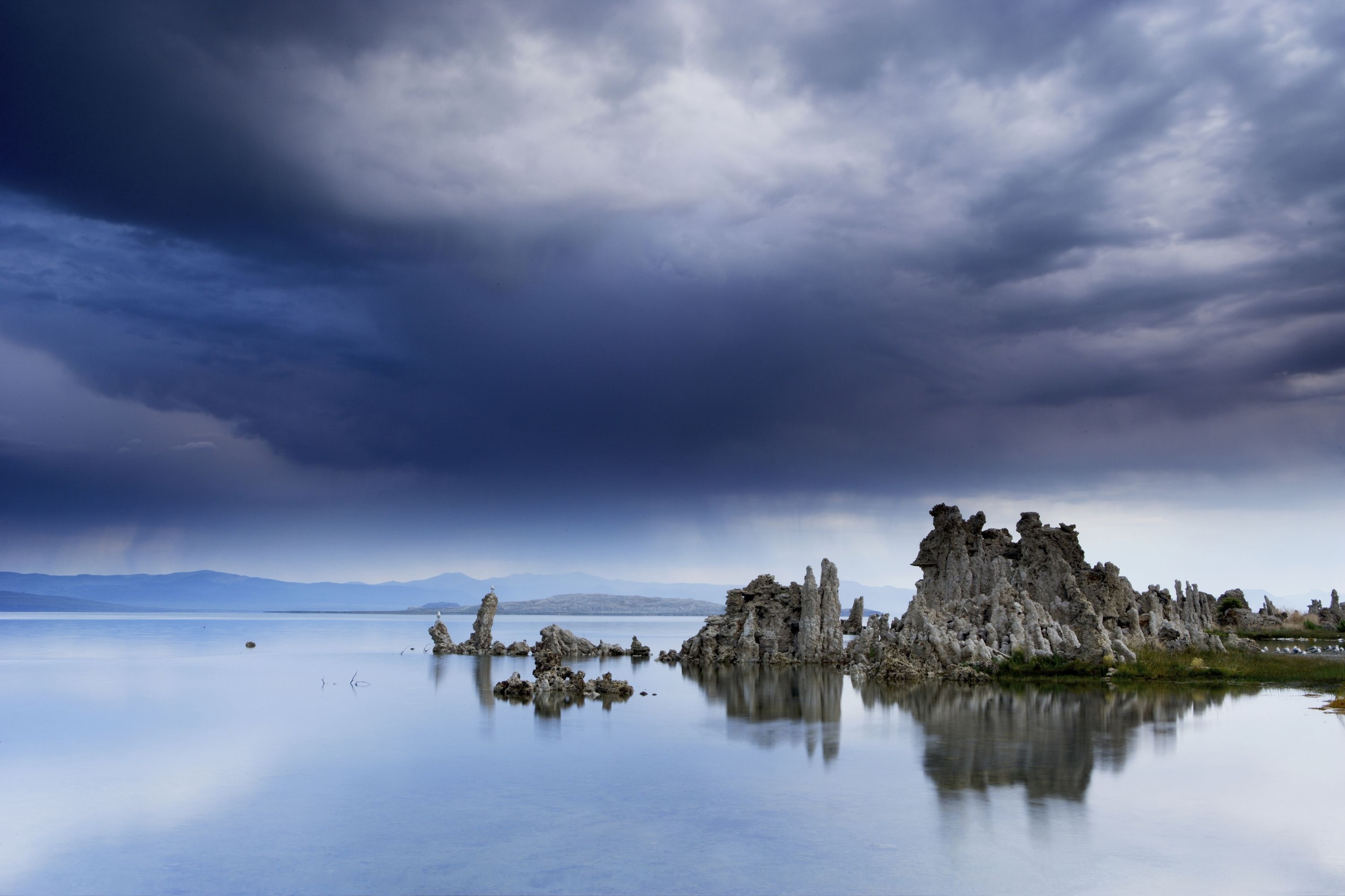 Mono Lake, Reflective surface, Captivating wallpaper, Serene landscape, 3000x2000 HD Desktop