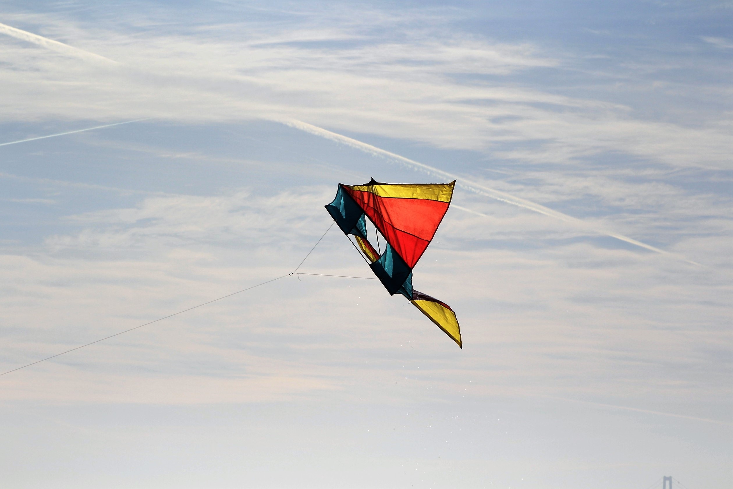 Kite Sports: Kite-making materials, Custom design, A large wind-range. 2520x1680 HD Wallpaper.