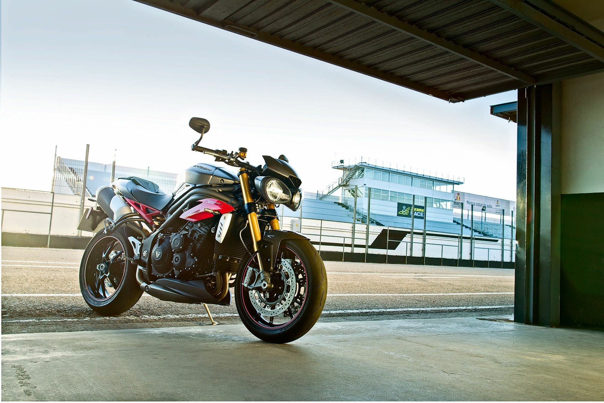 Triumph Motorcycles: Speed Triple, Powered by a liquid-cooled, 12 valve, DOHC, inline 3-cylinder engine. 2020x1350 HD Background.