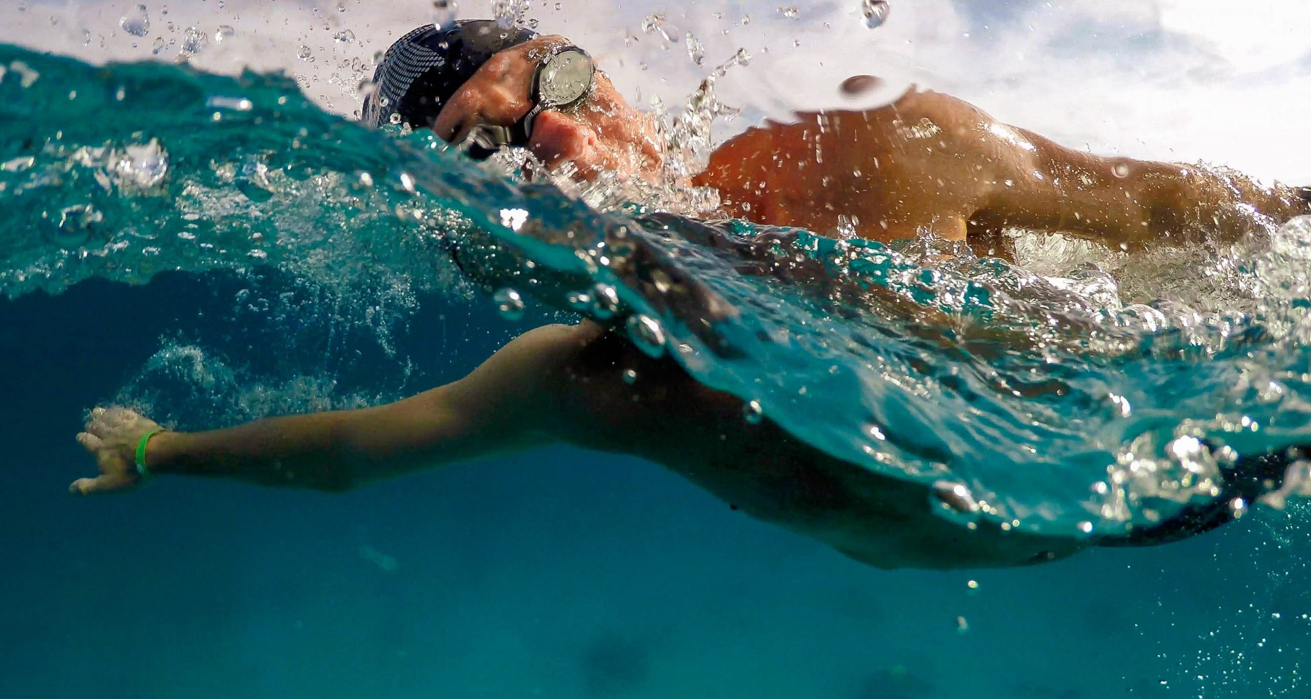Front crawl technique, Open water swimming, Online course, Swimming skills, 2560x1370 HD Desktop