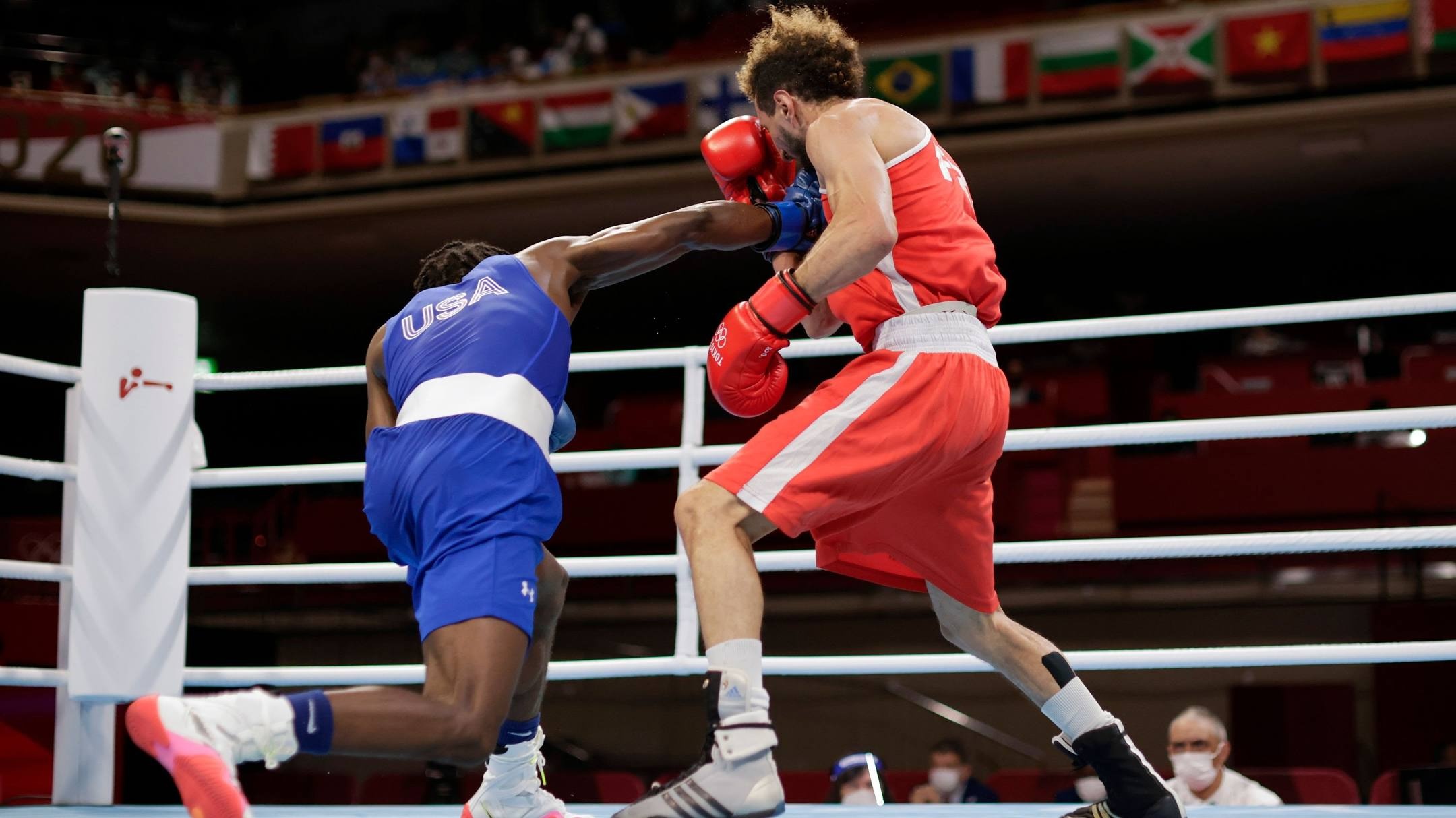 Sofiane Oumiha, Boxing match, Round of 16, Tournament, 2160x1220 HD Desktop