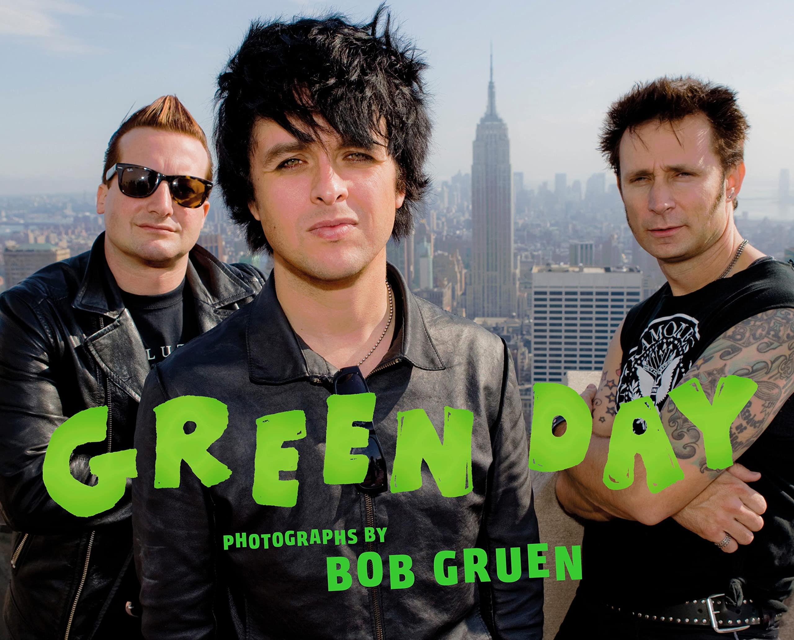 Green Day (Band): The group that has been nominated for 20 Grammy awards and has won five of them. 2560x2070 HD Wallpaper.