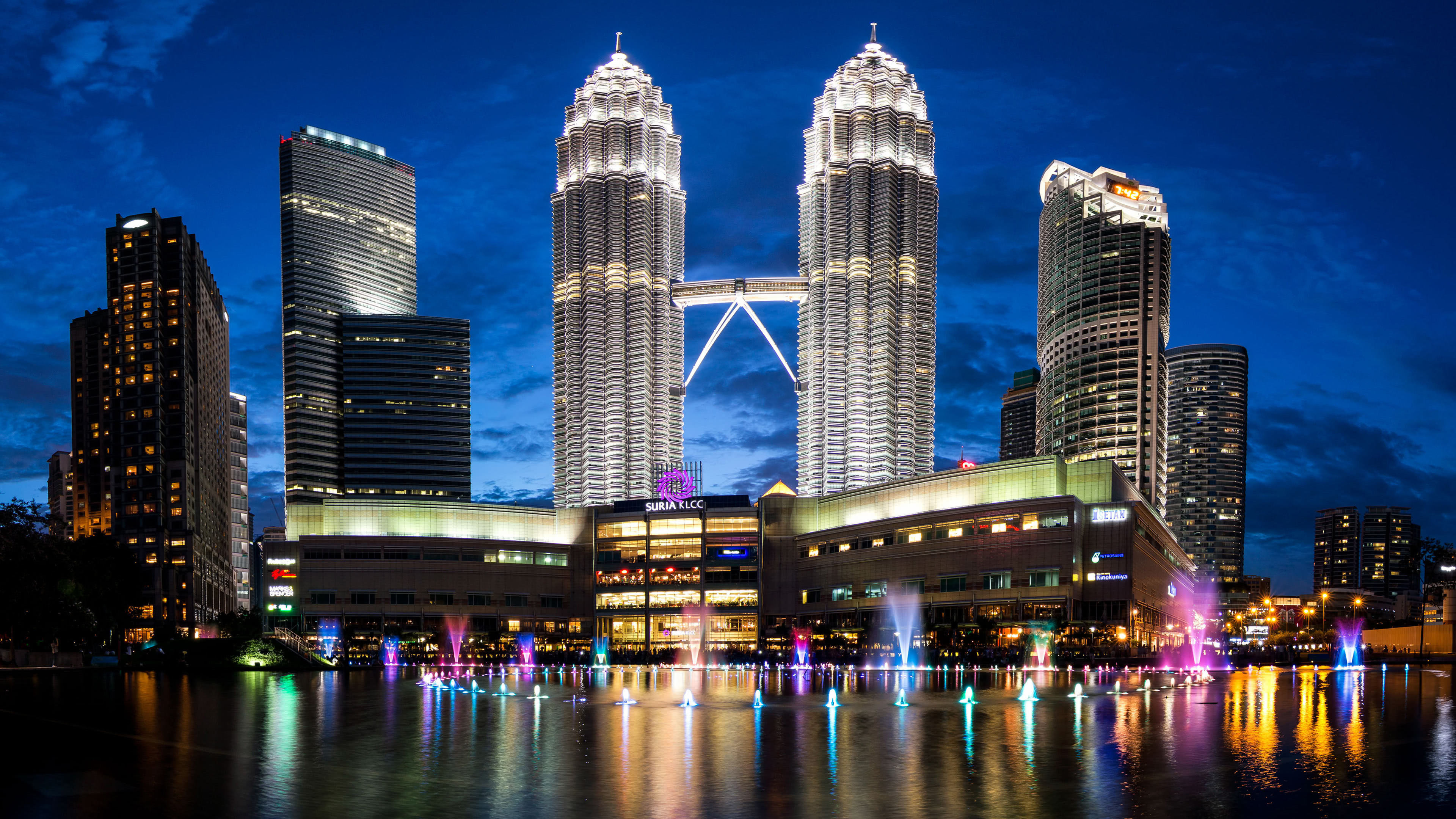 Kuala Lumpur, Petronas Towers, UHD 4K wallpaper, City skyline, 3840x2160 4K Desktop