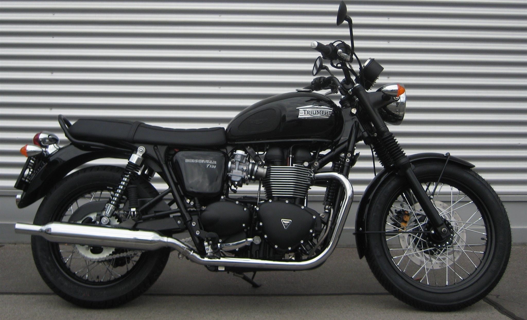 Triumph Bonneville T100, Black 2015, Triumph Motorcycles, 2050x1250 HD Desktop