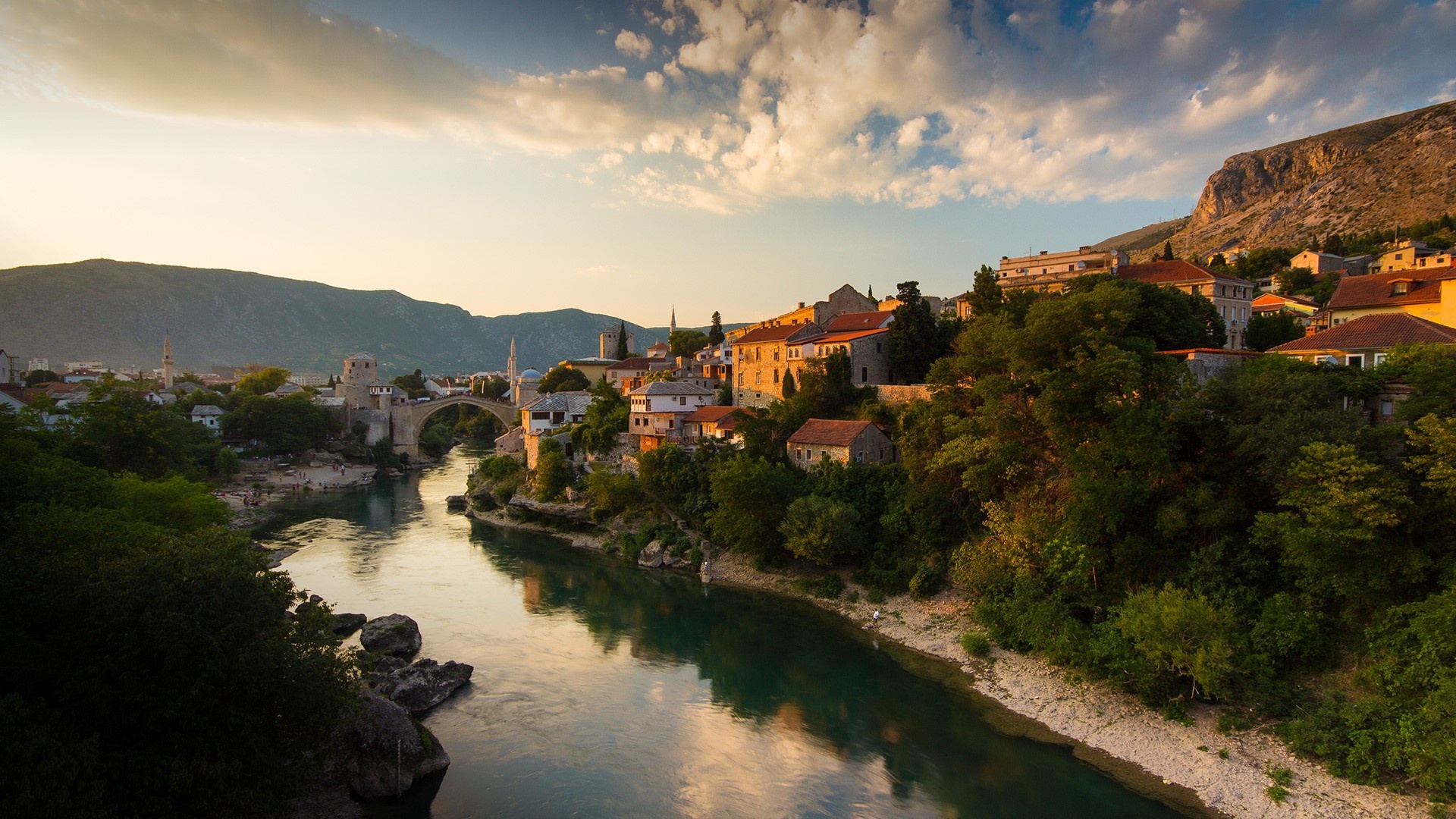 Neretva river, Mostar, Bosnia and Herzegovina, Windows 10 spotlight, 1920x1080 Full HD Desktop