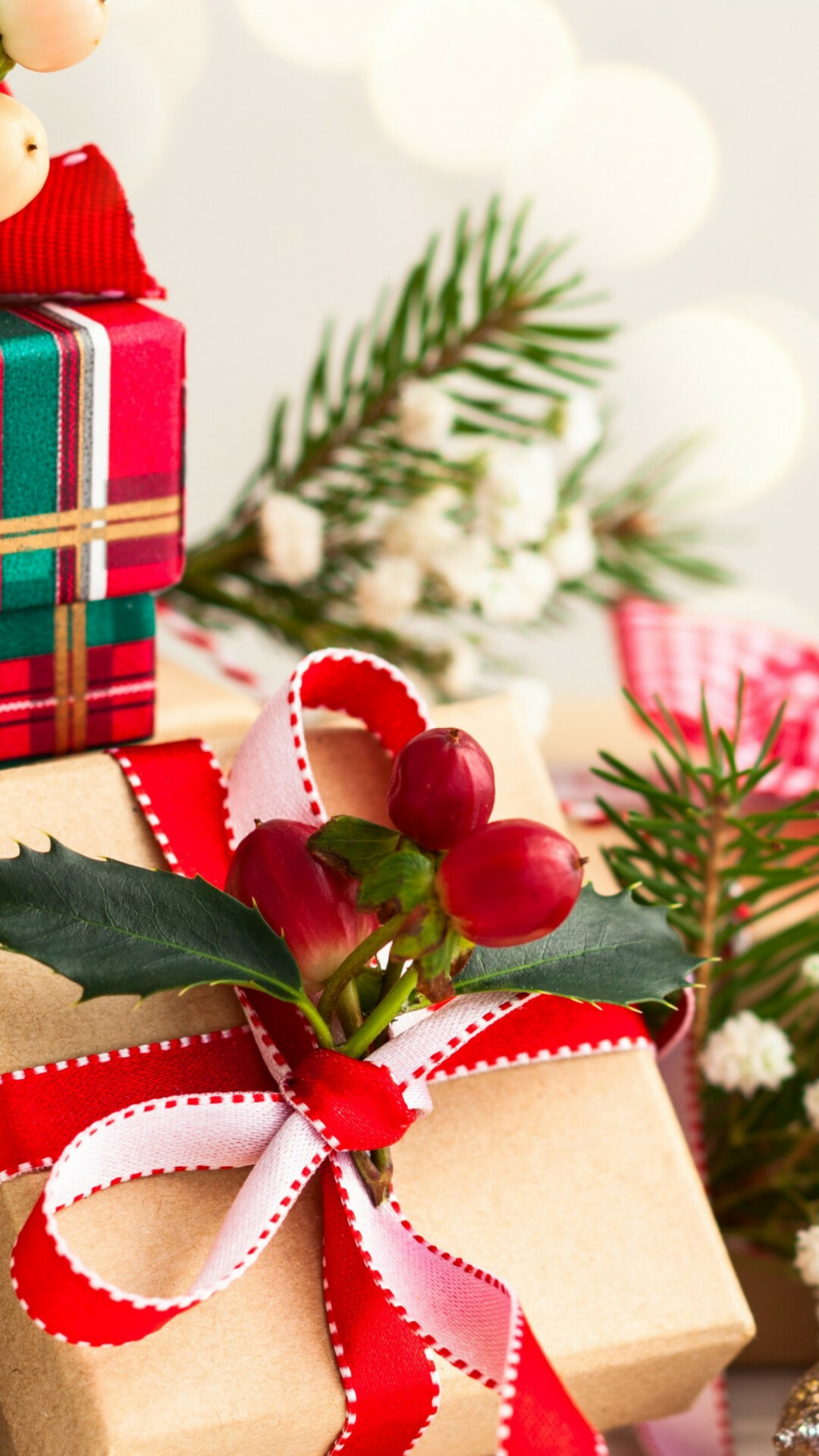 Mistletoe: Gift wrapping, Christmas symbols, Victorian England. 1080x1920 Full HD Background.