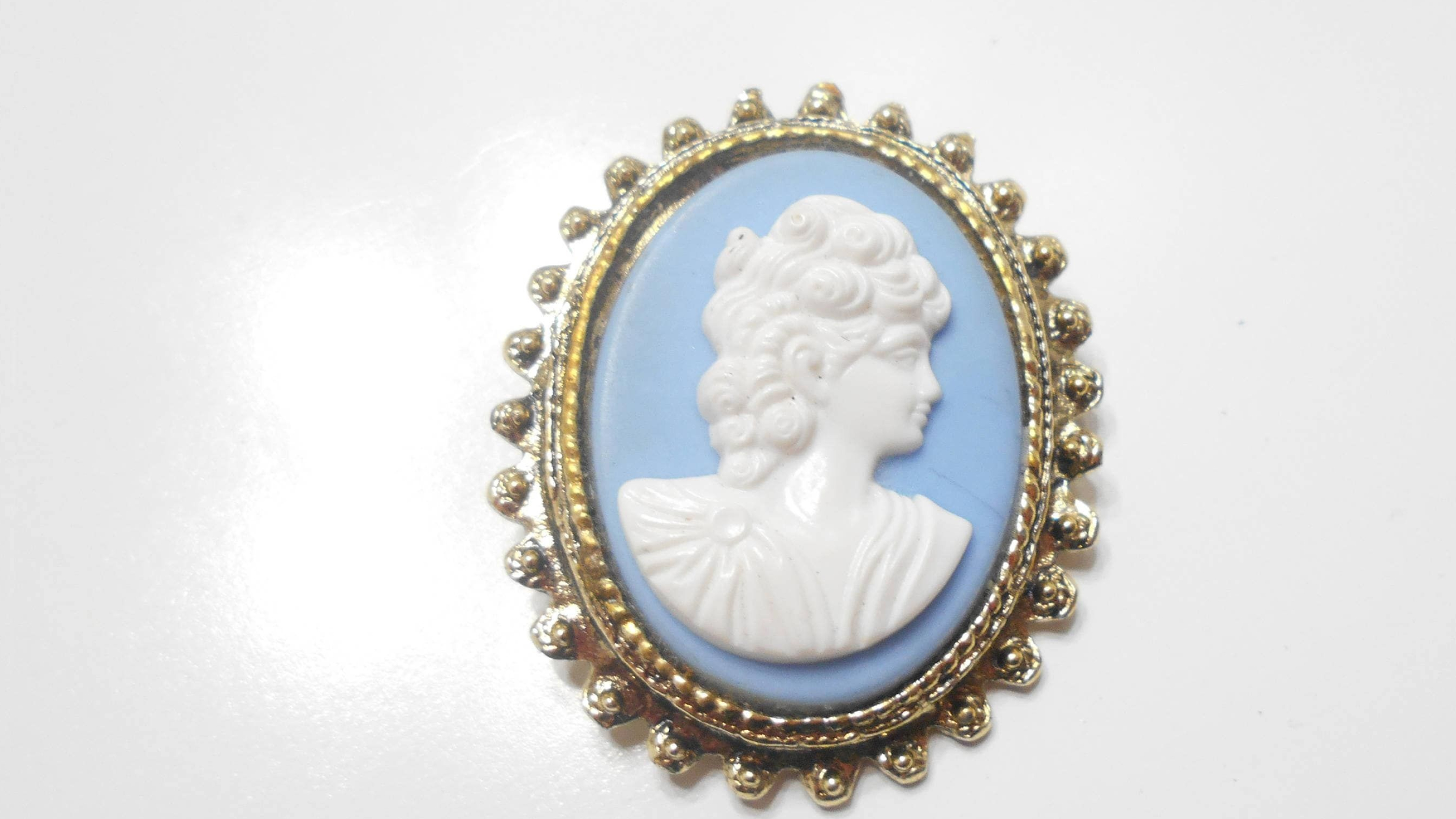 Cameo Brooch, Gorgeous vintage, Framed jewelry, Antique piece, 3000x1690 HD Desktop