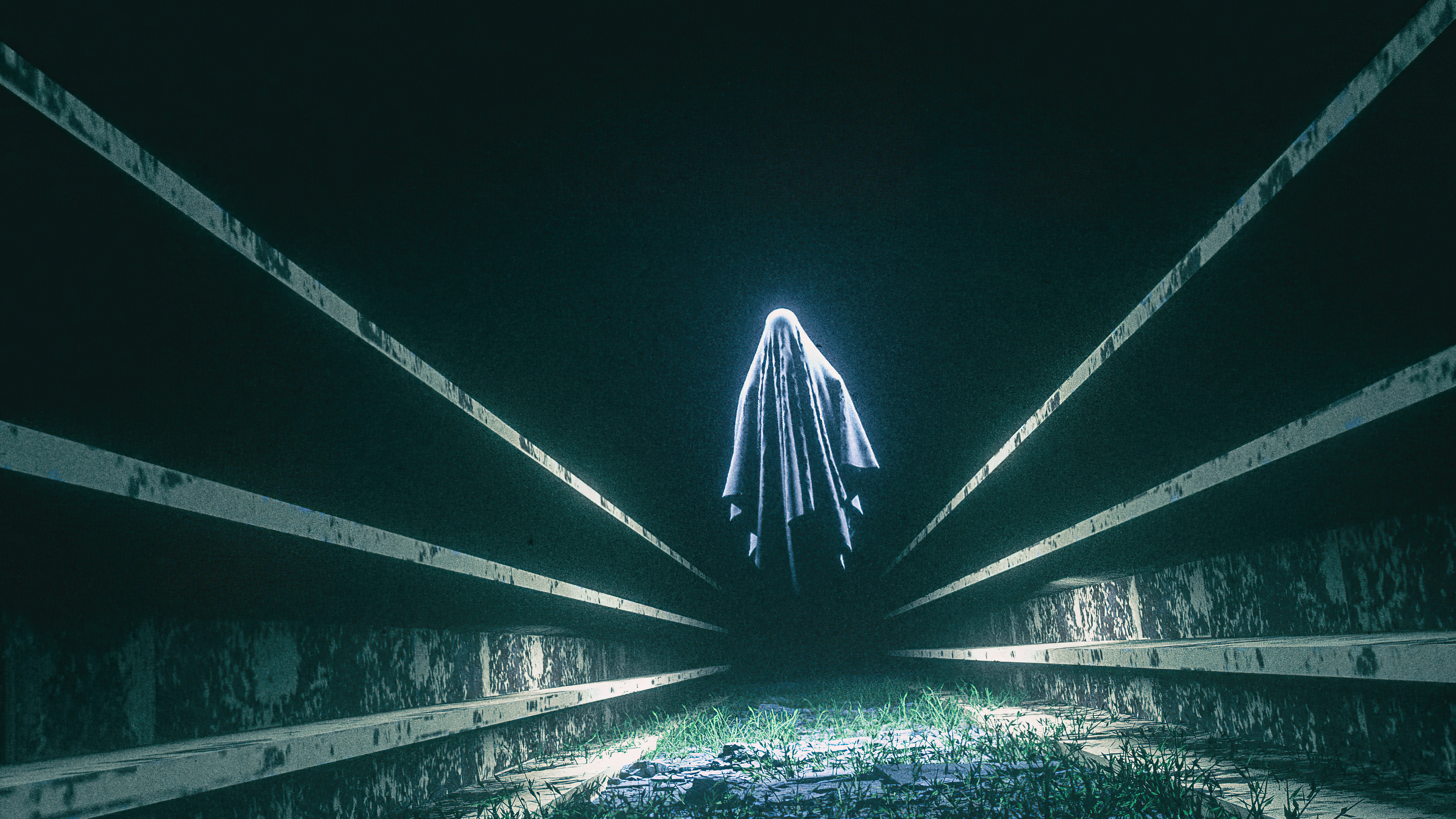 Ghost in the dark, 4K HD wallpapers, Eerie atmosphere, Creepy visuals, 3840x2160 4K Desktop