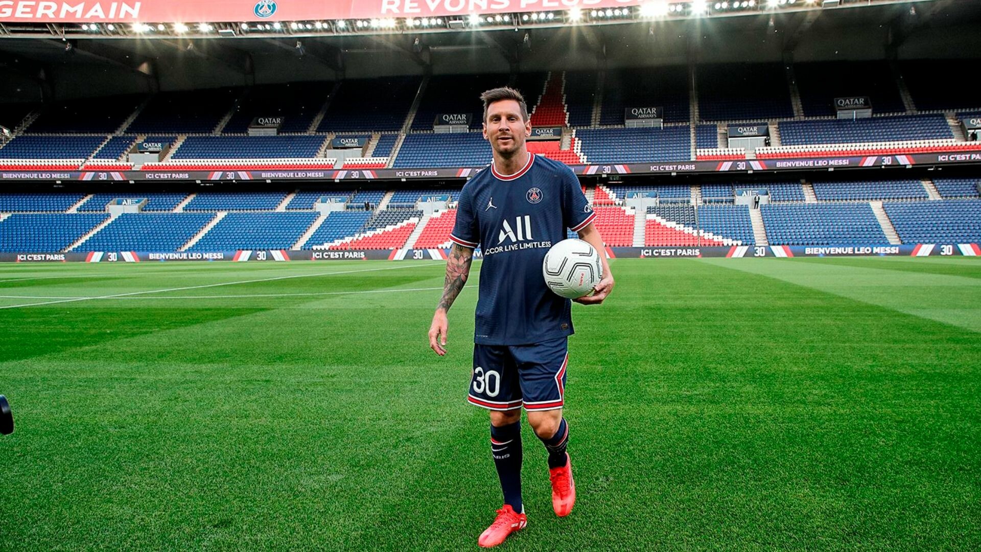 Lionel Messi: PSG, He signed for Paris Saint-Germain in August 2021, Stade de France. 1920x1080 Full HD Wallpaper.