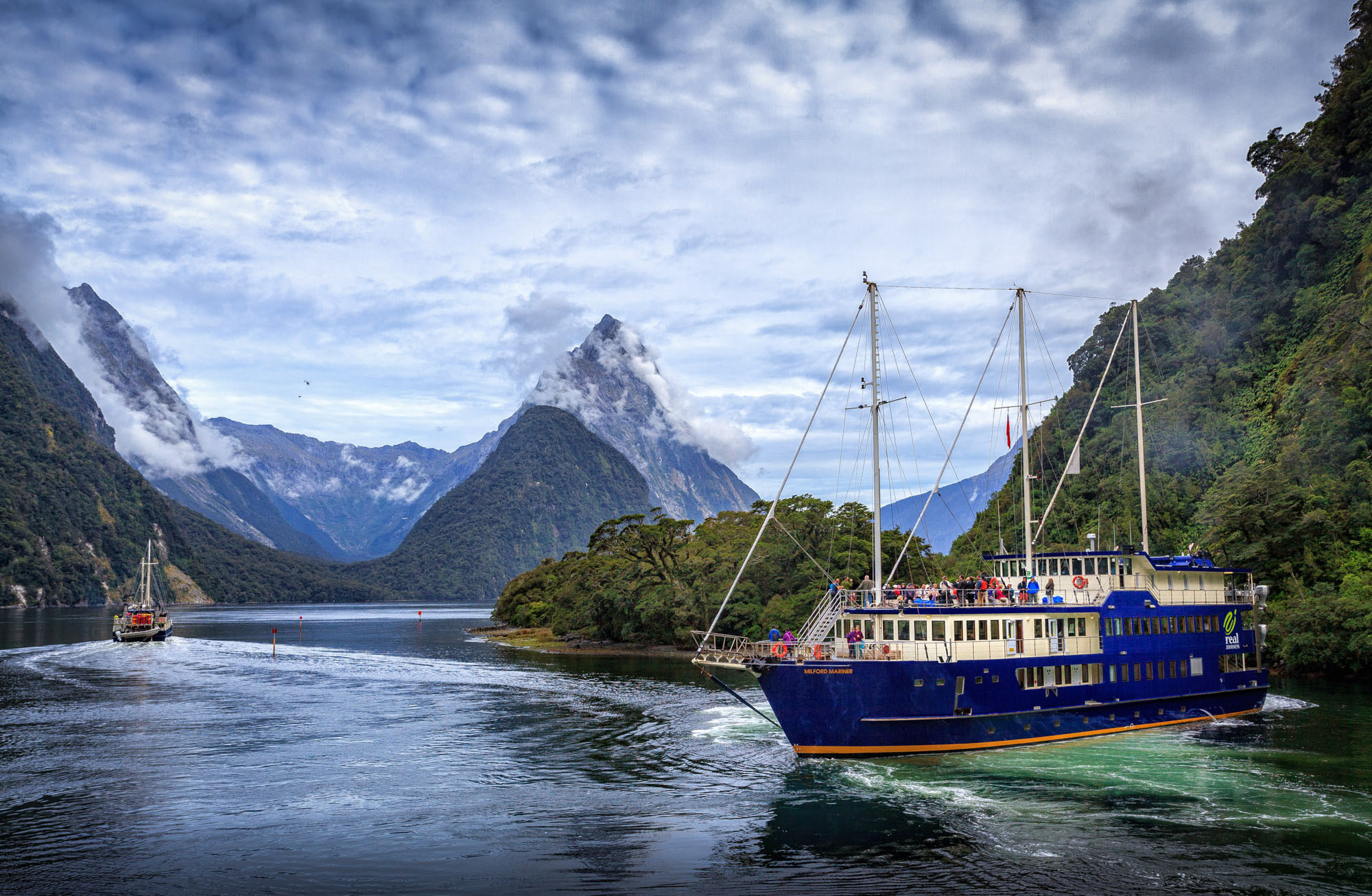 Milford Sound, Magical beauty, New Zealand, Travel destination, 2000x1310 HD Desktop