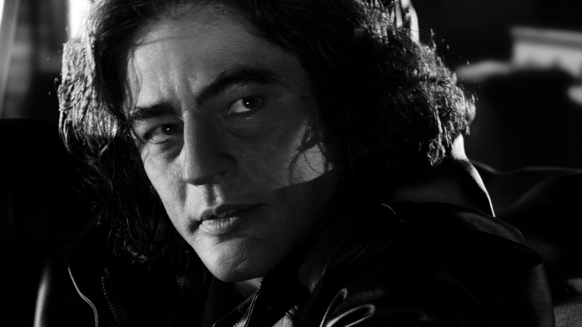 Benicio Del Toro, Striking wallpaper, Actor's close-up, Standout image, 2010x1130 HD Desktop