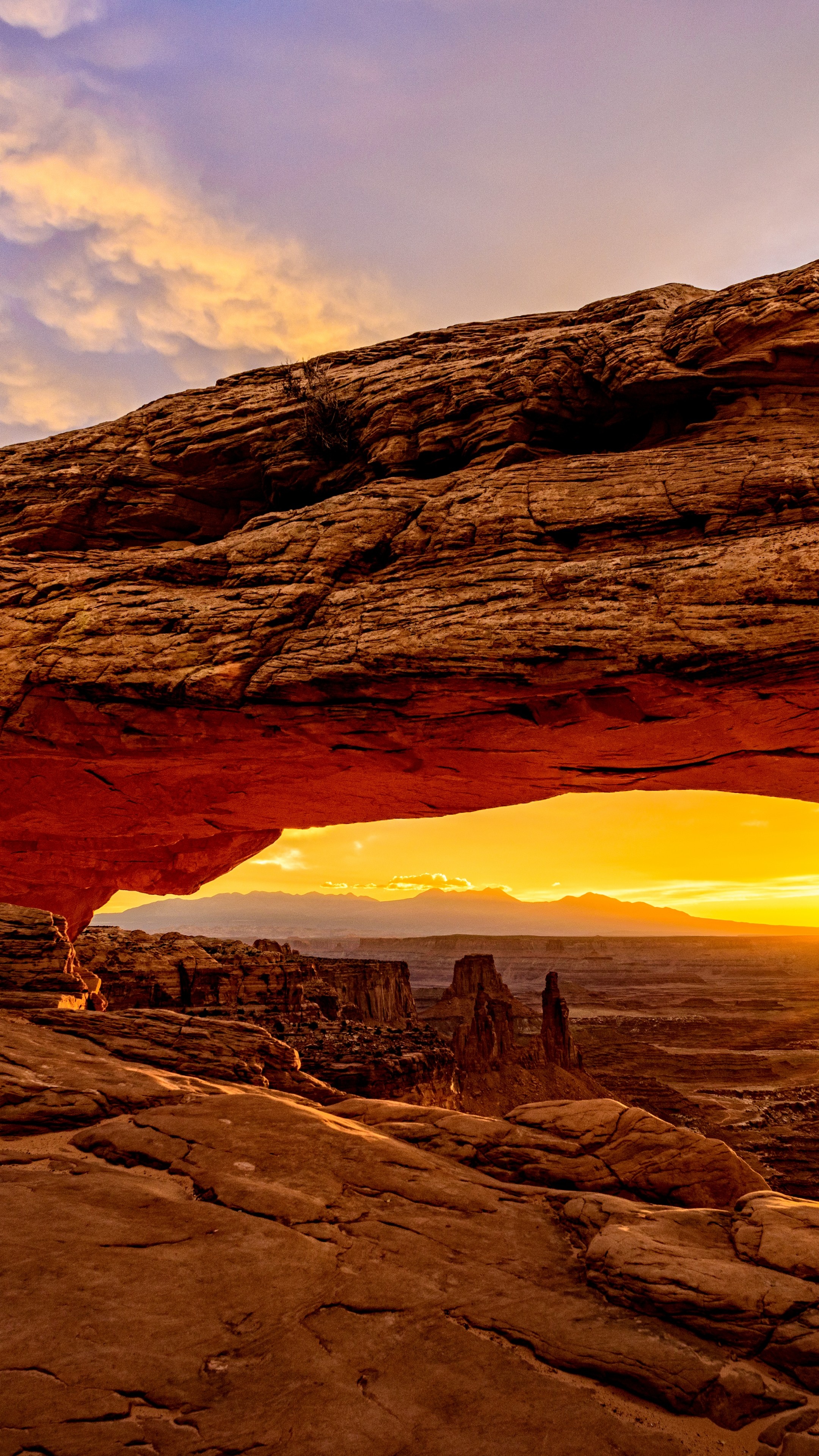 Utah: Mesa Arch, Canyonlands National Park, San Juan County. 2160x3840 4K Wallpaper.