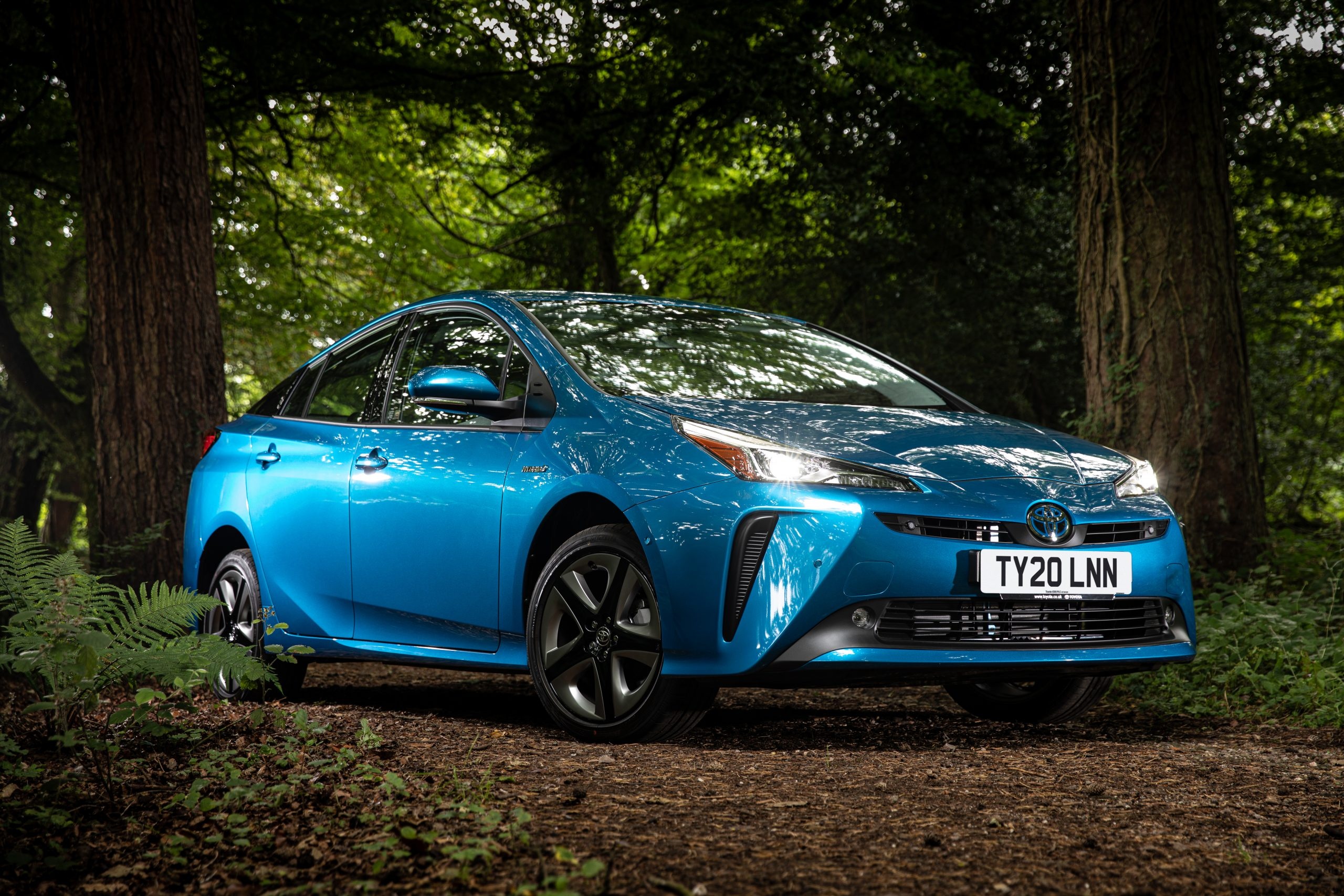 Toyota Prius, Revolutionary design, Environmentally-friendly, Hybrid technology, 2560x1710 HD Desktop