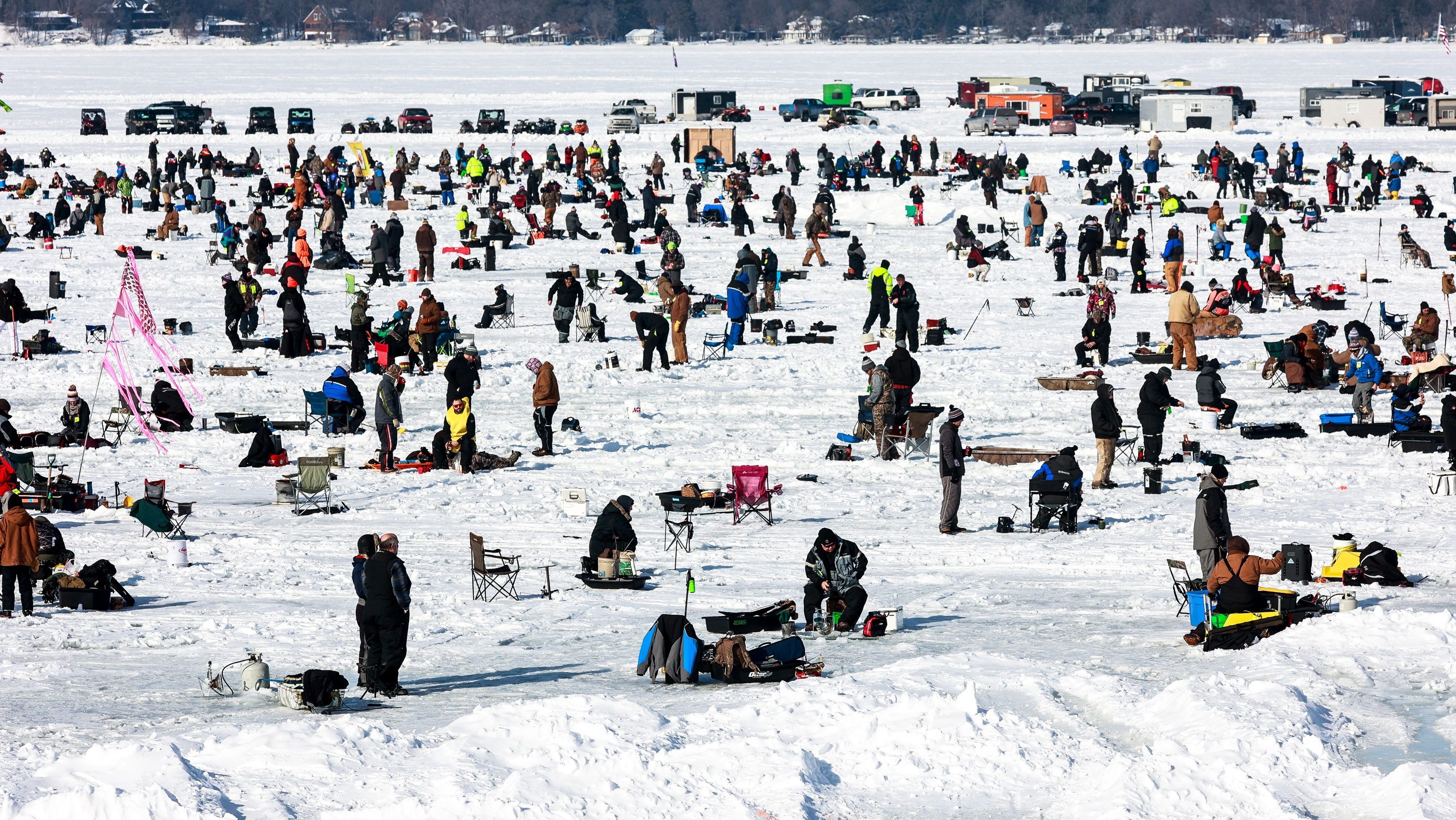 Ice Fishing, Ice fishing, Prostitution memes, Mayor's comments, 3790x2140 HD Desktop