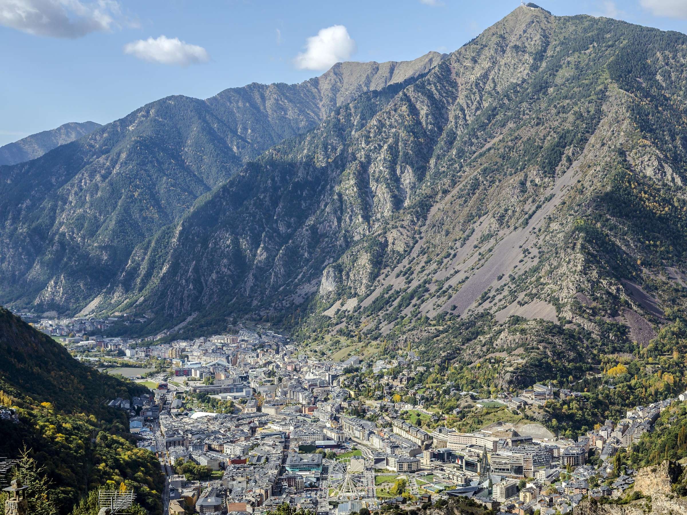 Andorra la Vella, Picturesque cityscape, Pyrenees mountains, European charm, 2400x1800 HD Desktop
