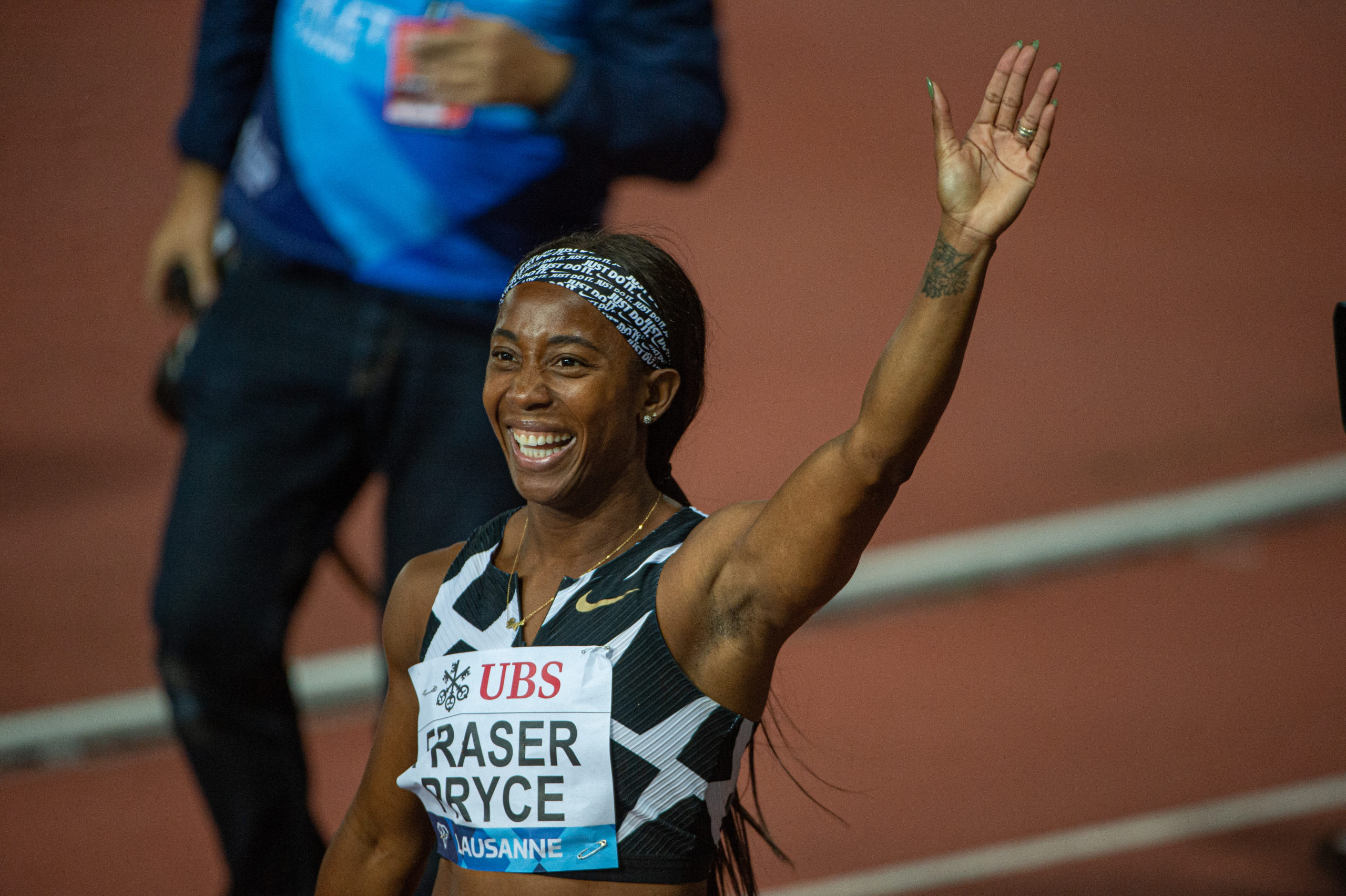 Shelly-Ann Fraser-Pryce, Ageless sprinter, Third fastest in history, 100 meters, 2560x1710 HD Desktop