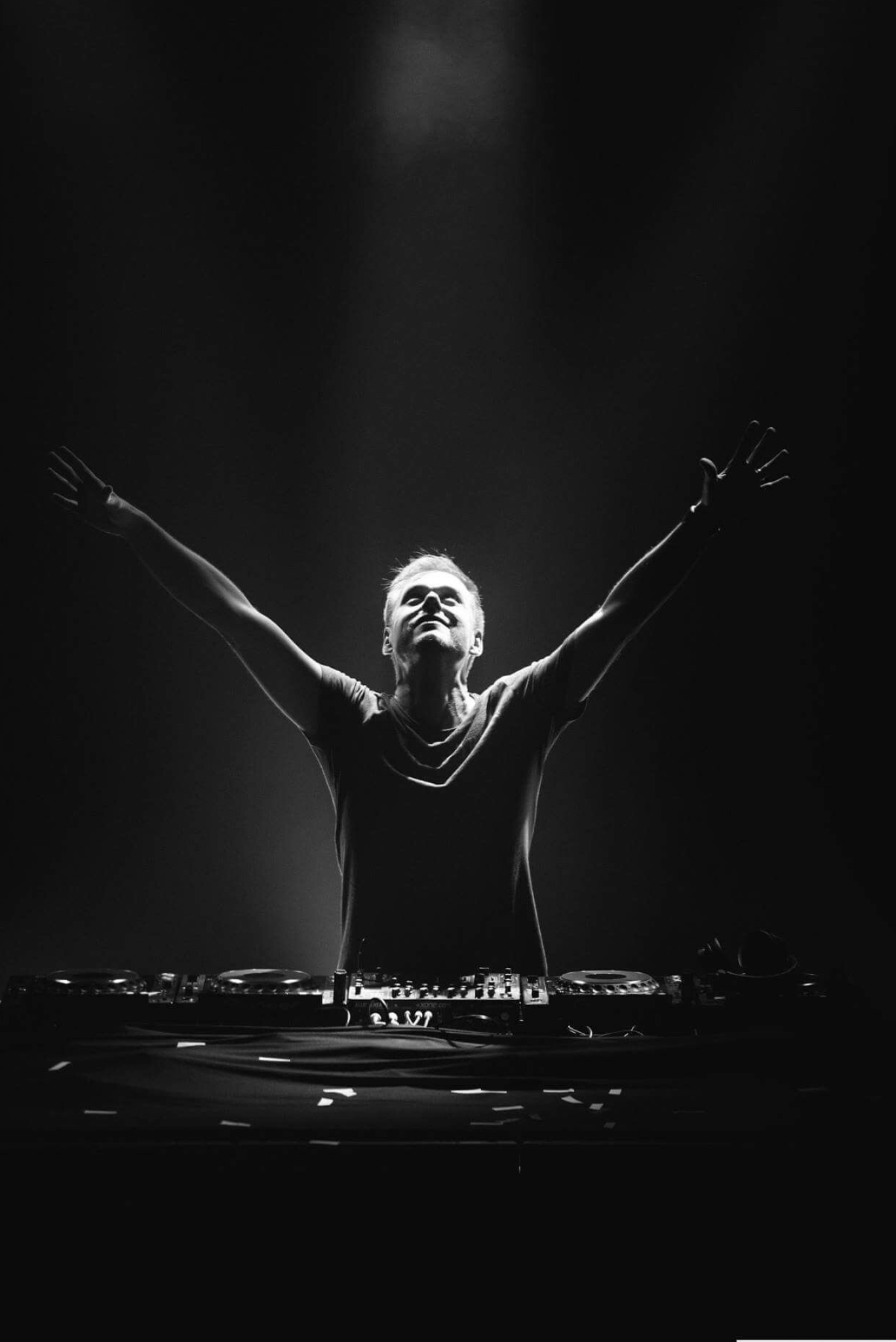 Armin Van Buuren: He moved A State of Trance to Fresh FM and later SLAM!FM and Radio 538. 1370x2050 HD Wallpaper.