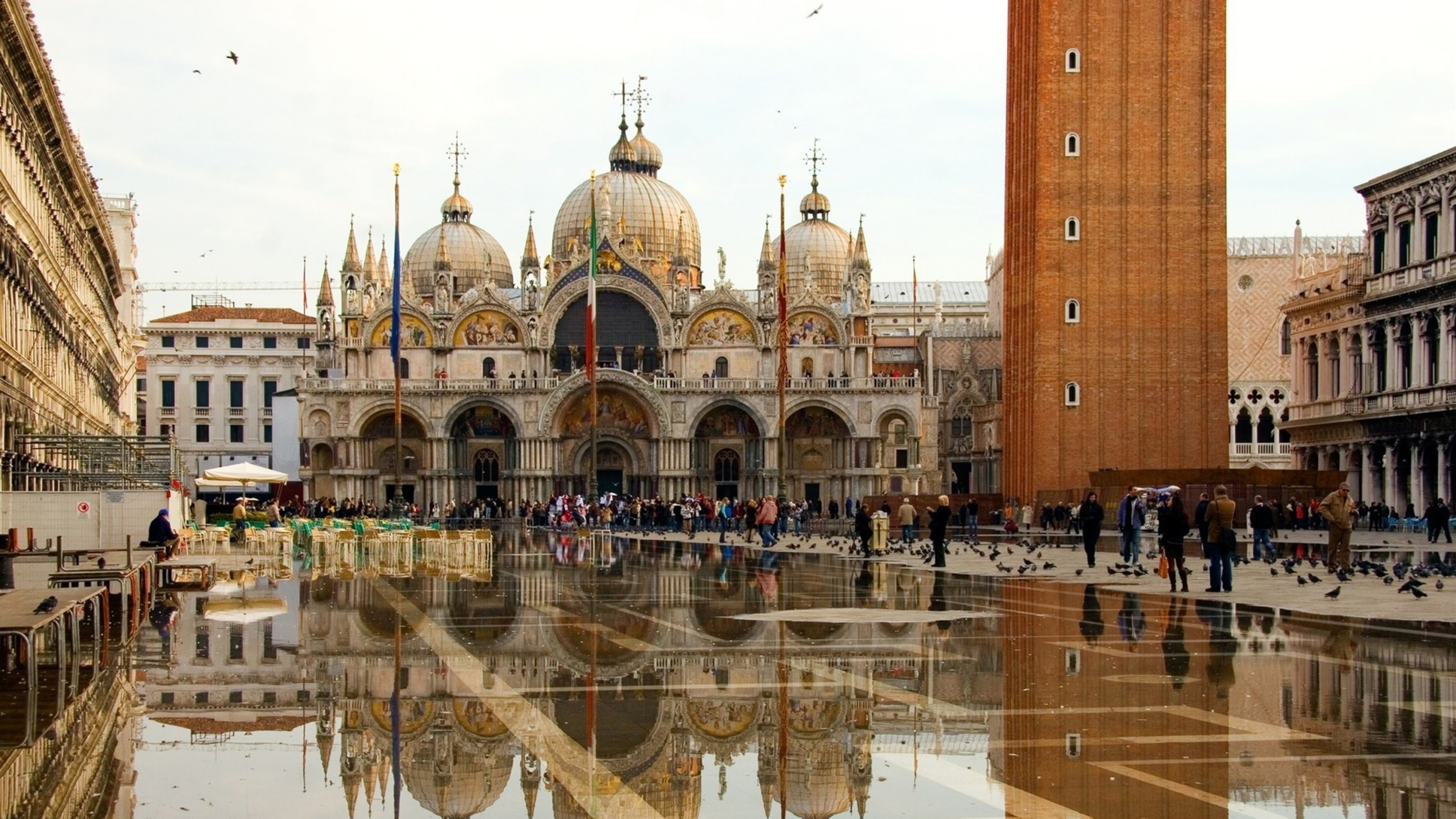 Romantic canals, Venetian palaces, Guardian news, Venice's charm, 3840x2160 4K Desktop