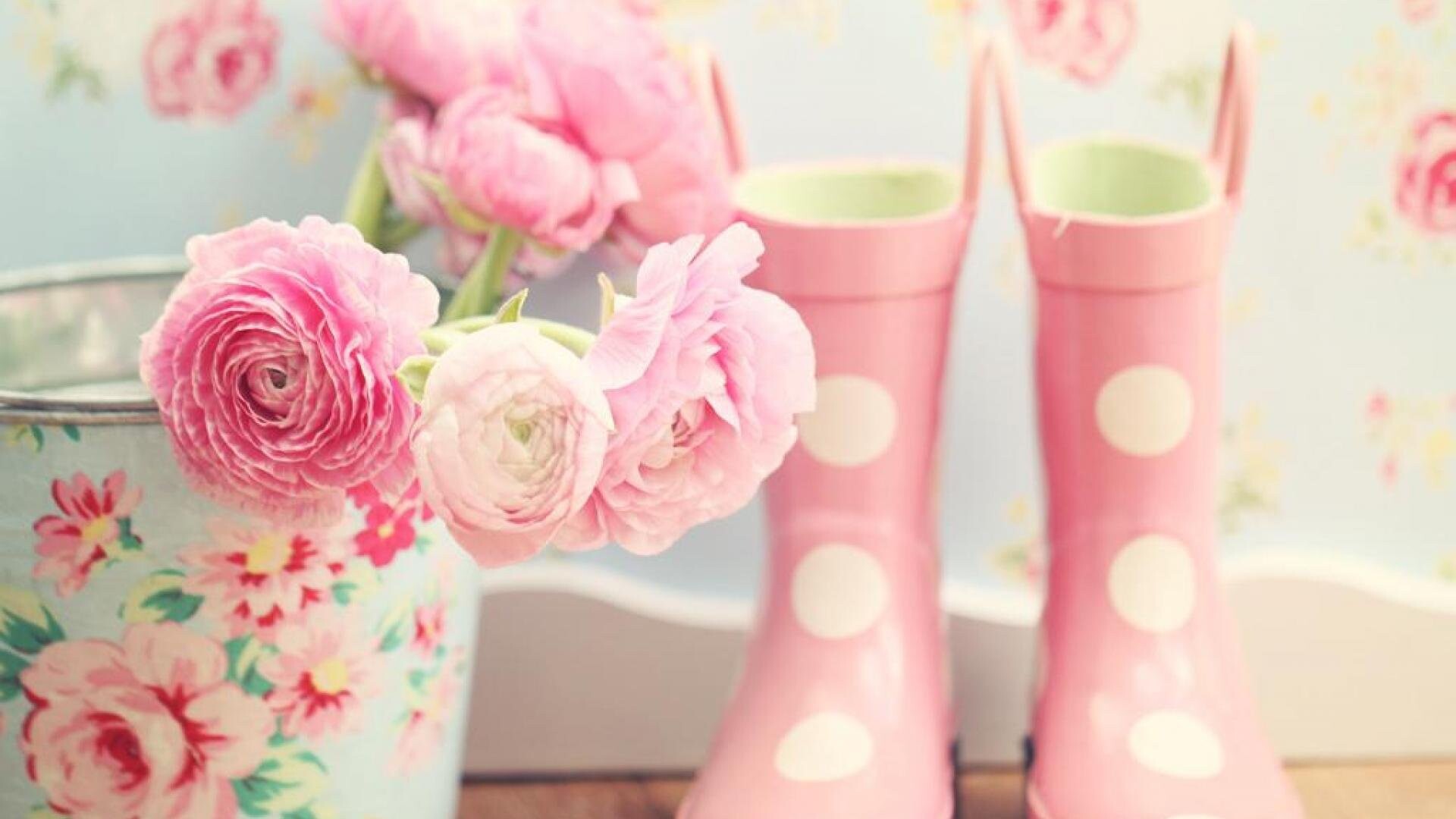 Girly: A beautiful charm, Roses in the vase, Pink boot shaped bowls. 1920x1080 Full HD Background.