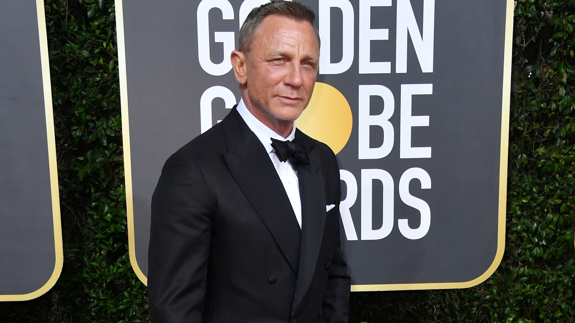 Golden Globes, Daniel Craig, Outfit details, 1920x1080 Full HD Desktop