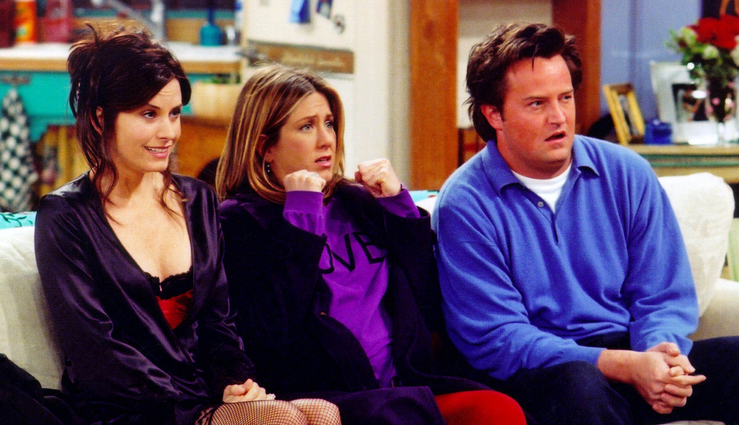 Friends reunion, Disaster, Unexpected guests, Tom's Guide, 2460x1410 HD Desktop