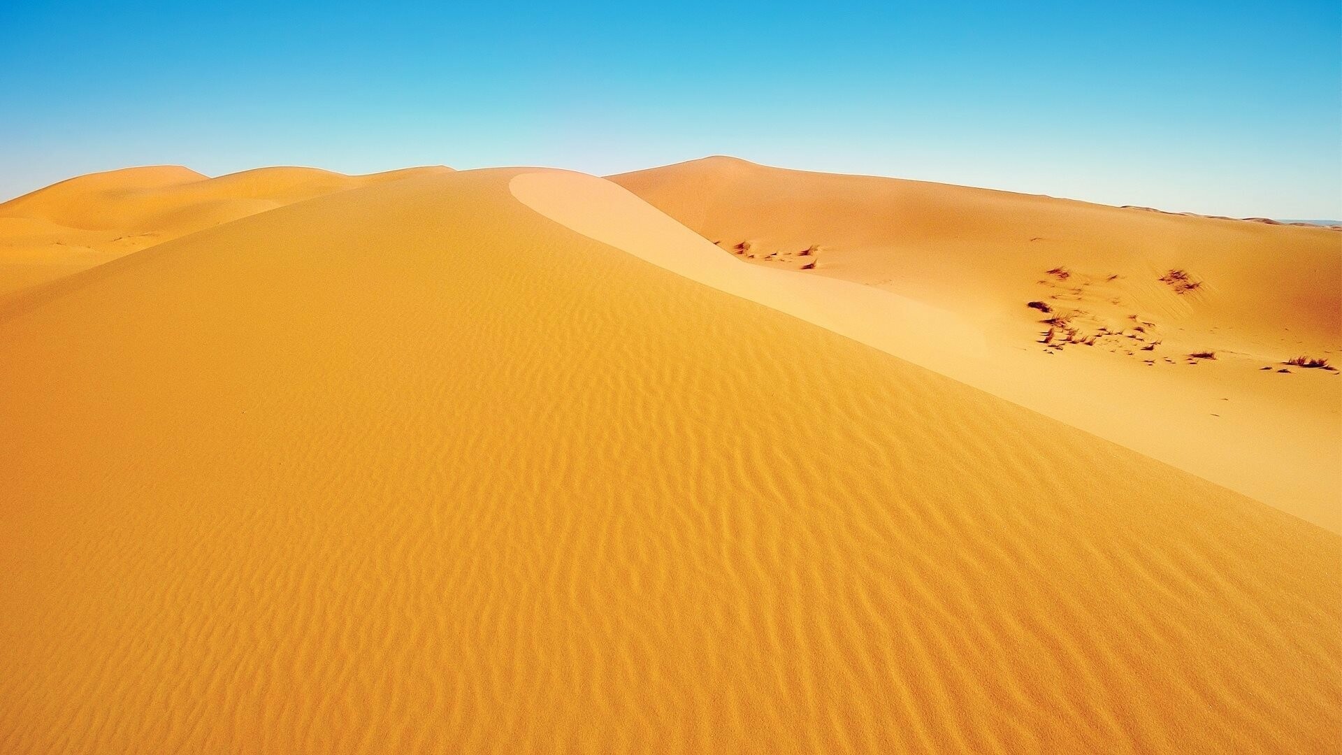 Desert: Many deserts have no drainage to a river, lake, or ocean. 1920x1080 Full HD Background.