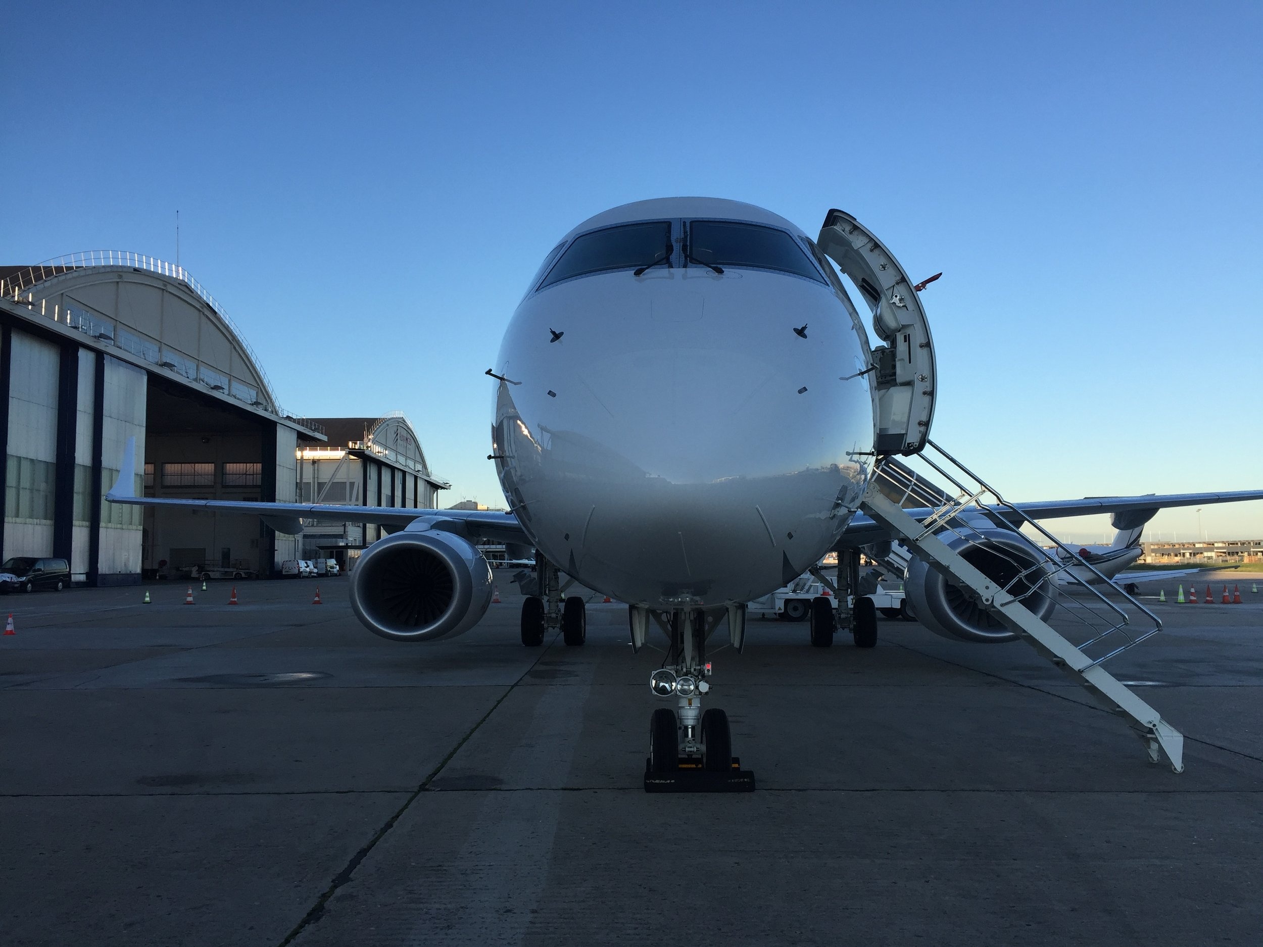 Embraer Lineage 1000, Charter, 2500x1880 HD Desktop