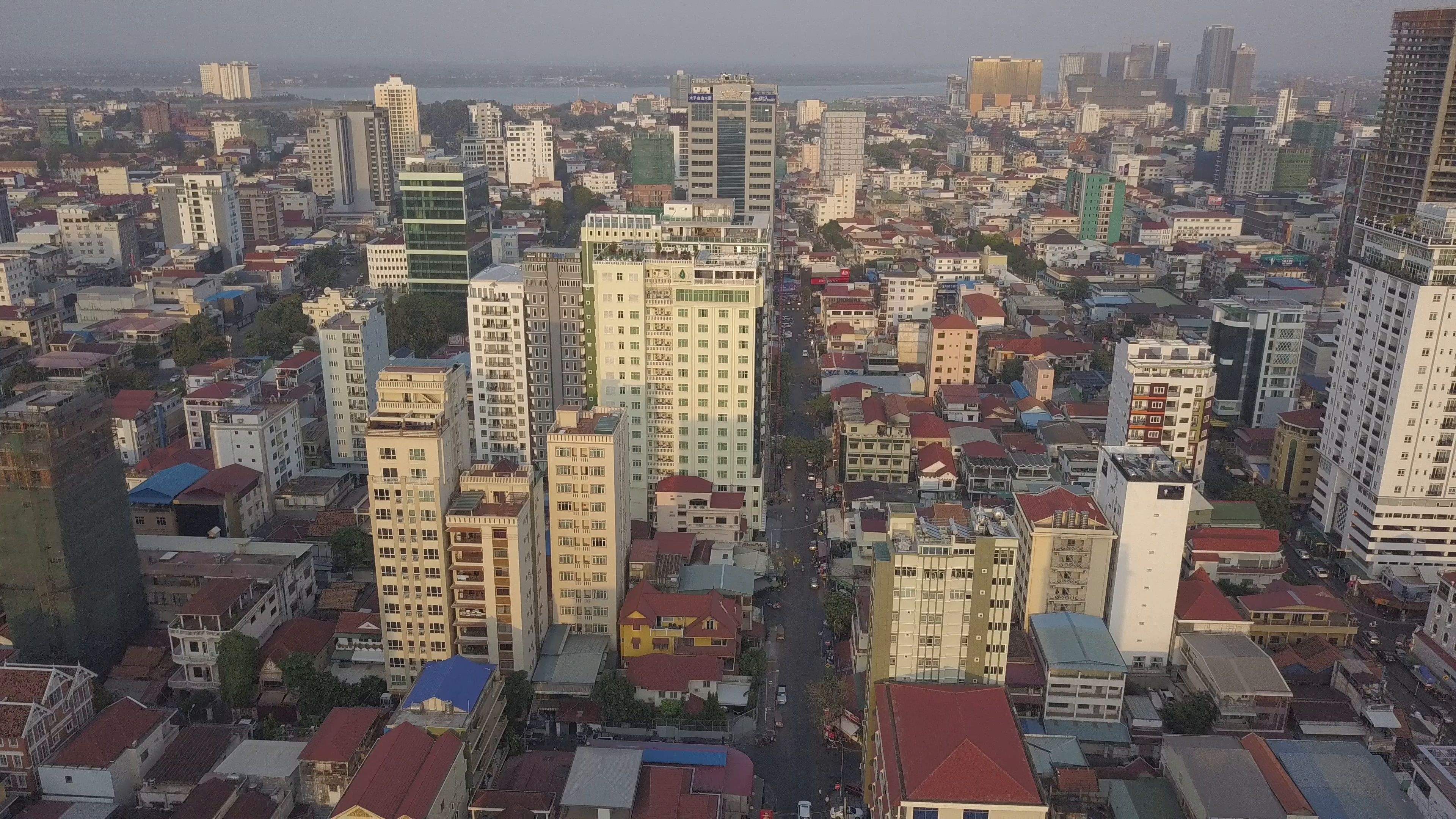 Phnom Penh, Aerial backwards, City skyline, Cambodia, 3840x2160 4K Desktop