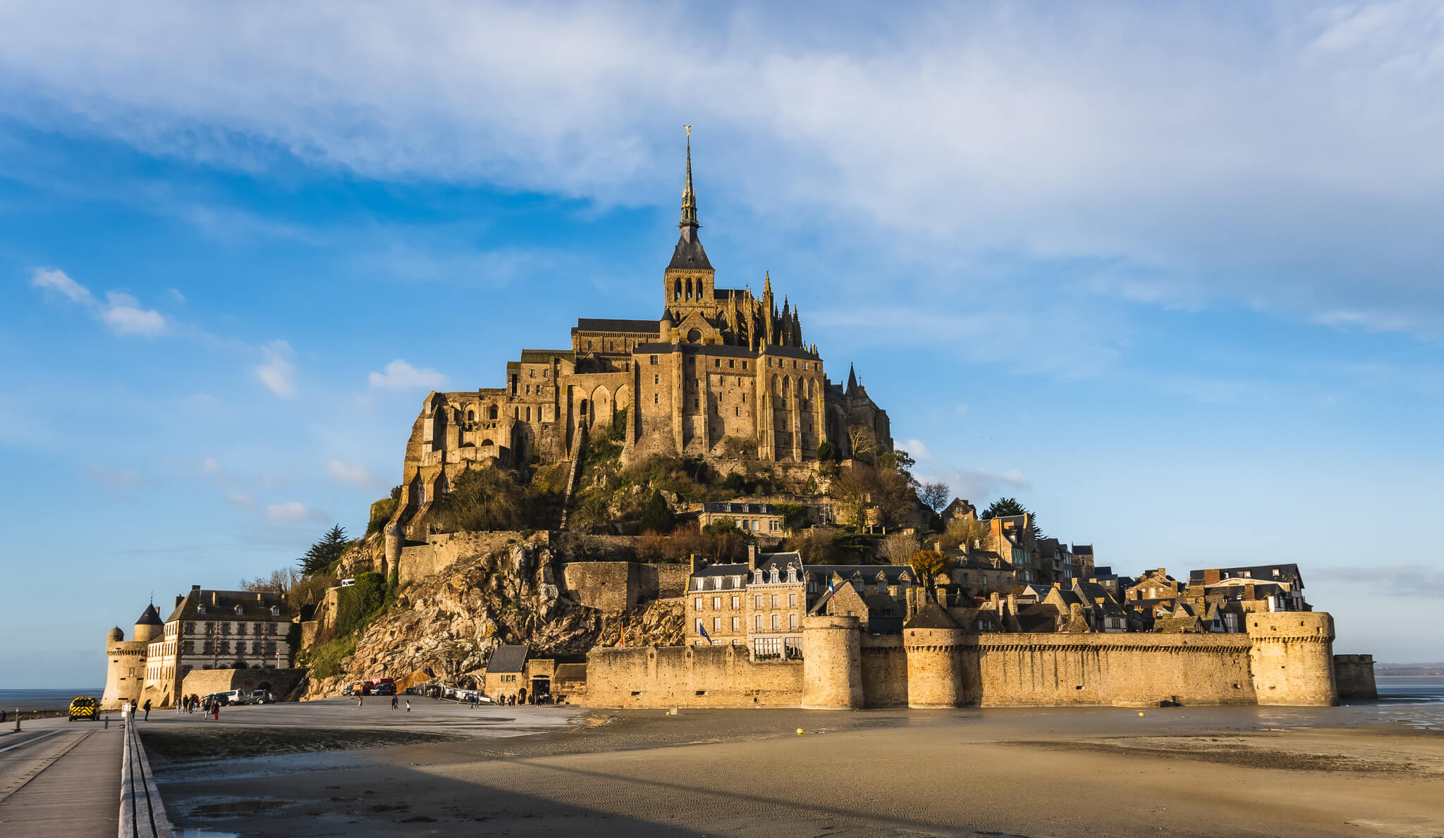 Mont St. Michel, Travel mistakes, Short but sweet, Traveling tips, 2050x1190 HD Desktop