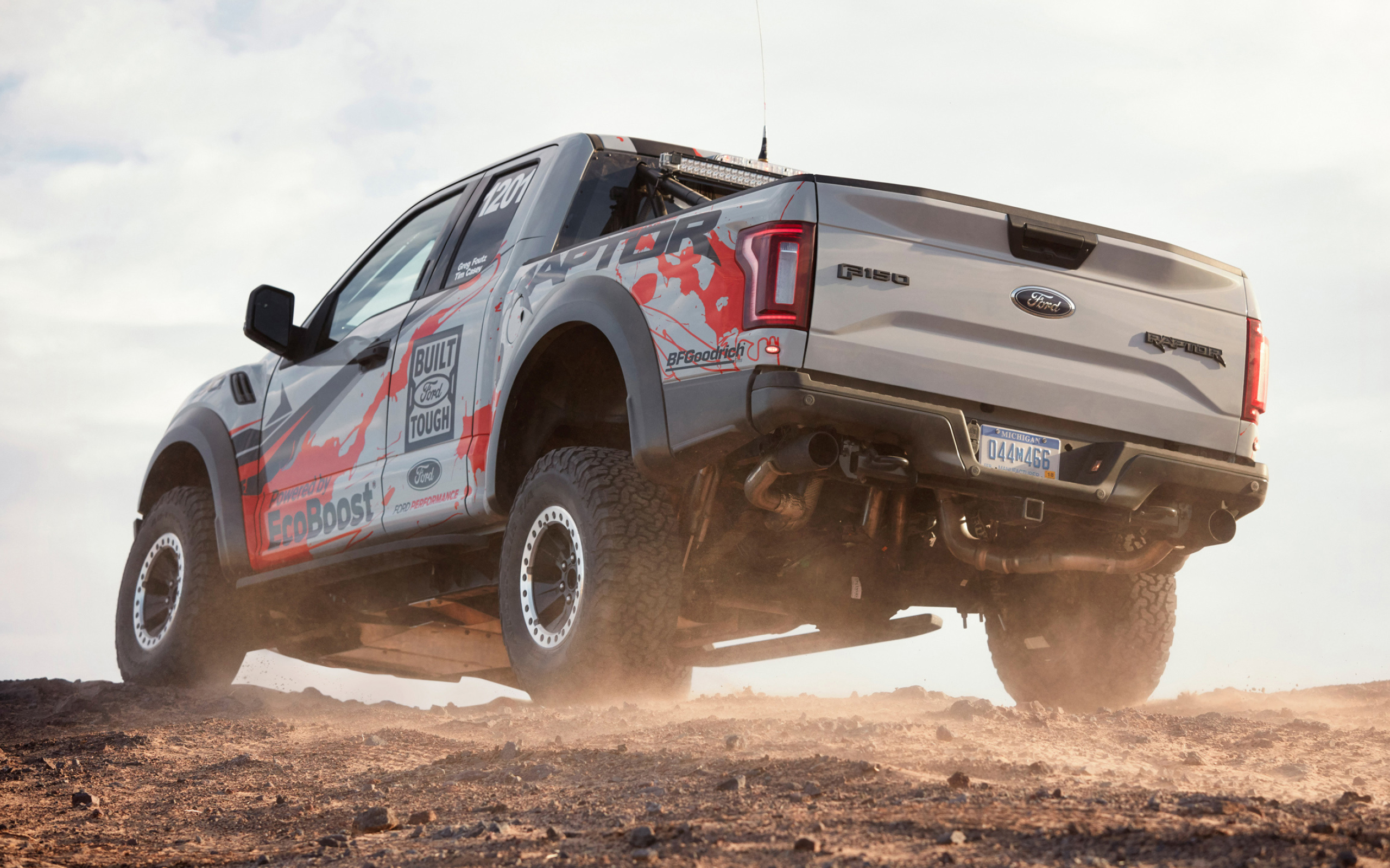 Ford Pickup: The Raptor is designated as the highest-performance version of the F-150. 2560x1600 HD Background.
