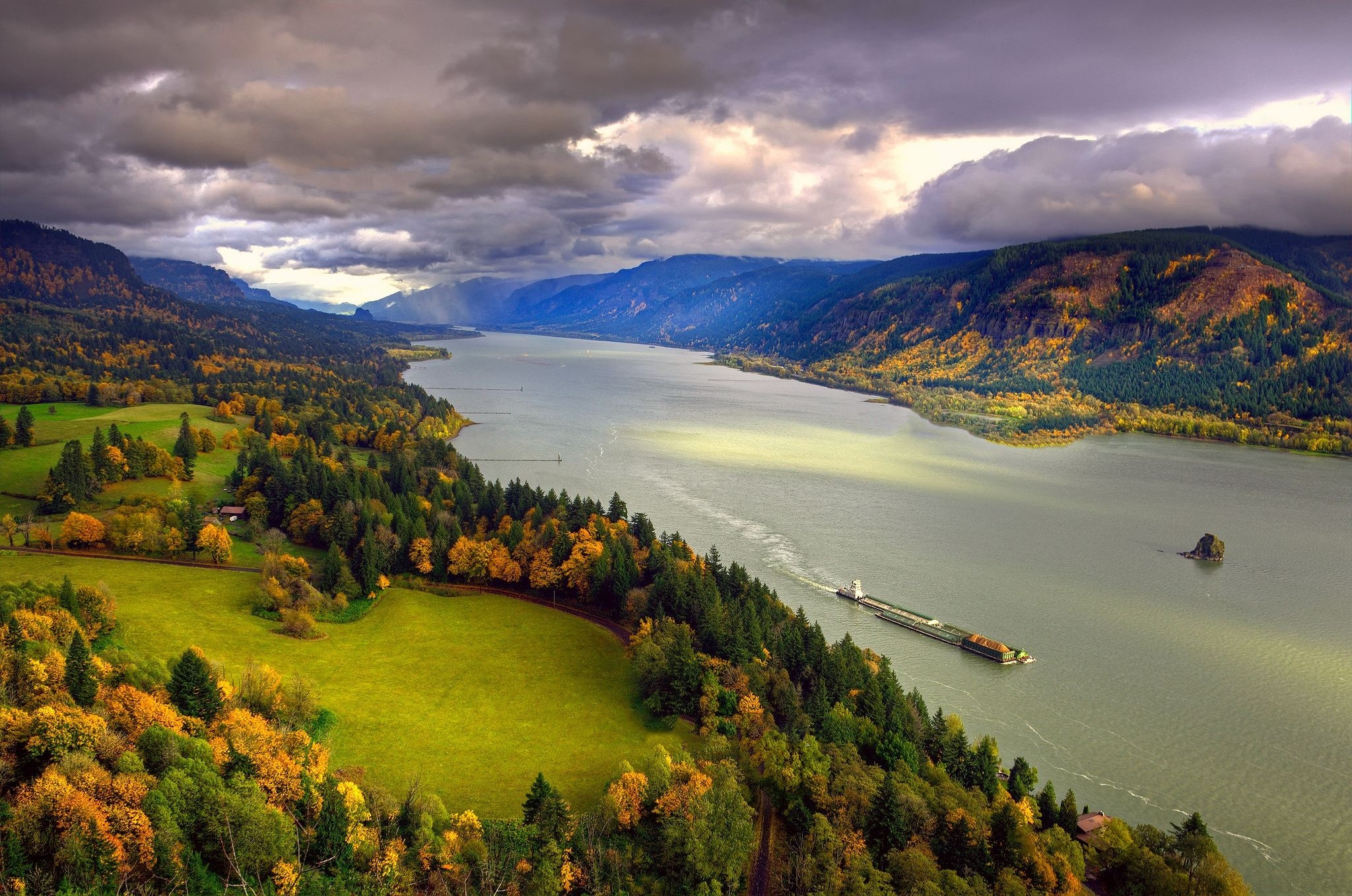 The Columbia River, Colombia Landscape, Wallpapers, Backgrounds, 2050x1360 HD Desktop