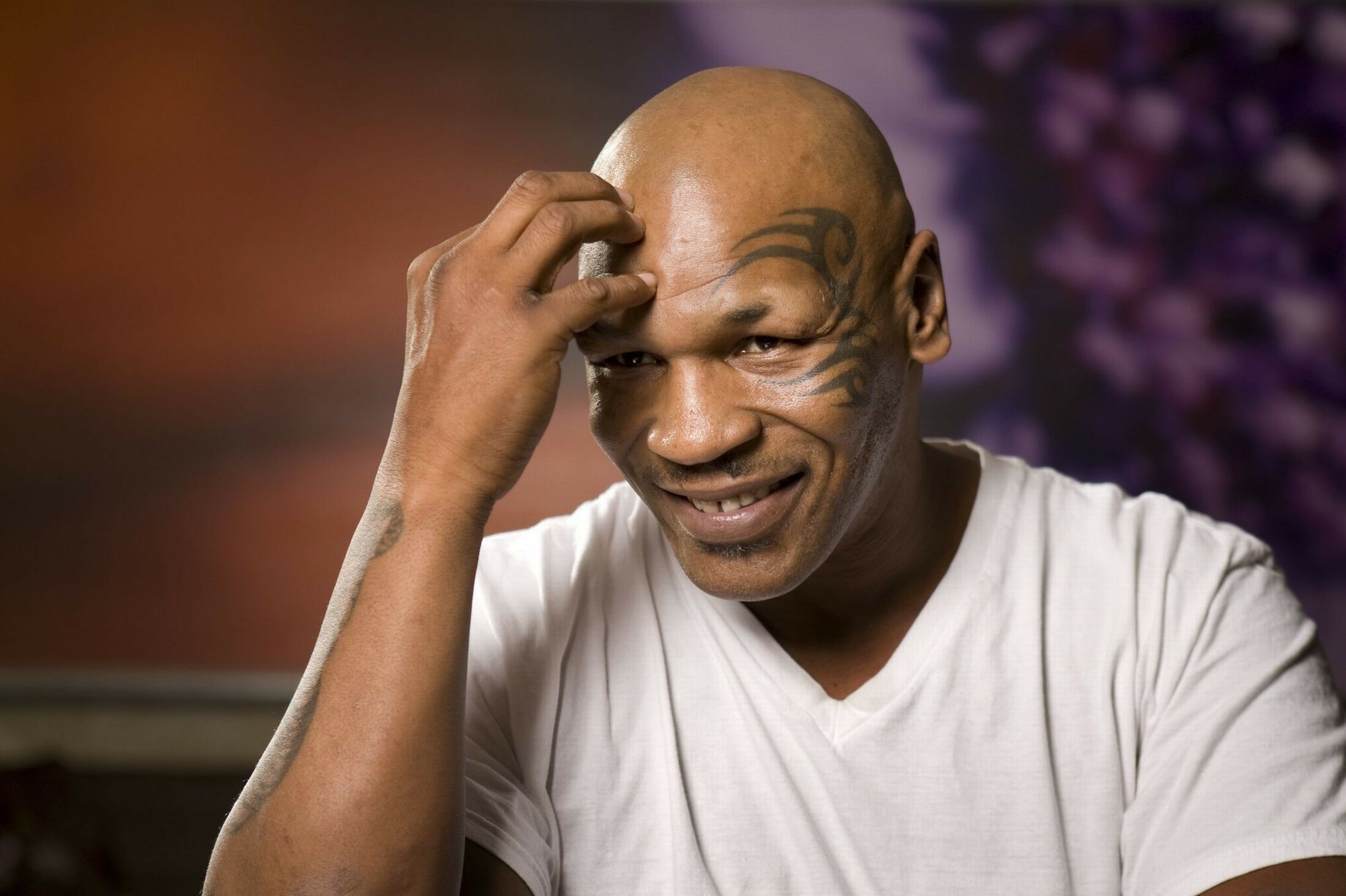 Mike Tyson: He beat Pinklon Thomas in May 1987 by TKO in the sixth round. 2200x1470 HD Wallpaper.