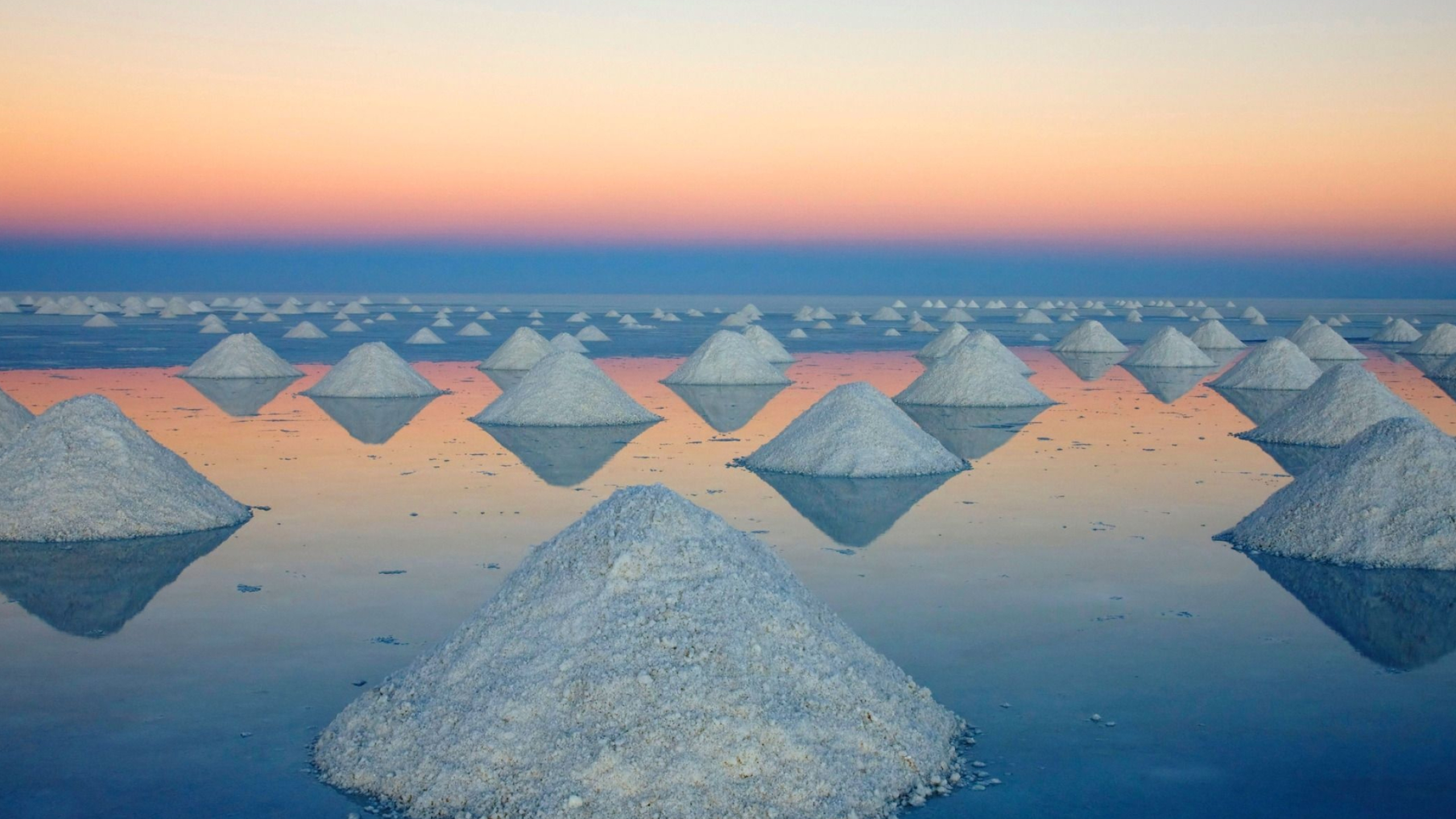 Bolivia, Salt Mounds, Salar de Uyuni, Beautiful World, 2560x1440 HD Desktop