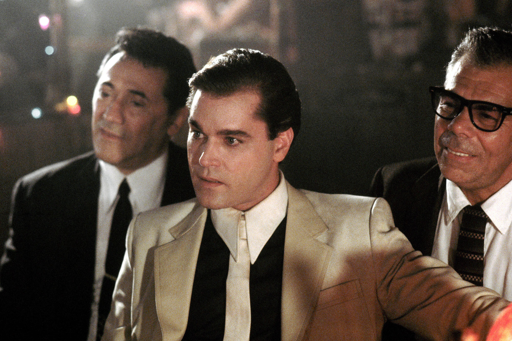 Ray Liotta: Goodfellas, Henry Hill, A 1990 American biographical crime film. 2000x1340 HD Wallpaper.