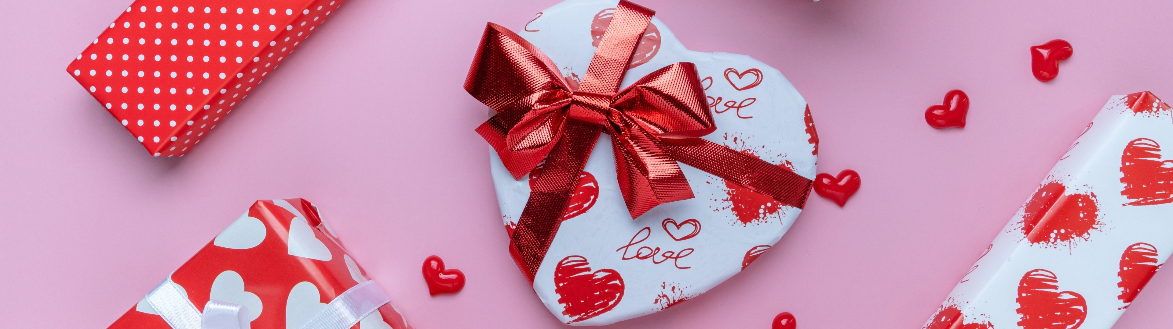 Heart shape, Valentine gifts, Gift boxes, Red hearts, 3840x1080 Dual Screen Desktop