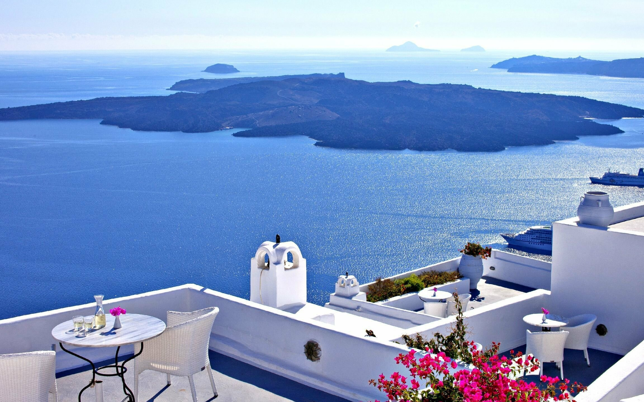 Greece: Santorini, The country is considered the cradle of Western civilization. 2560x1600 HD Background.