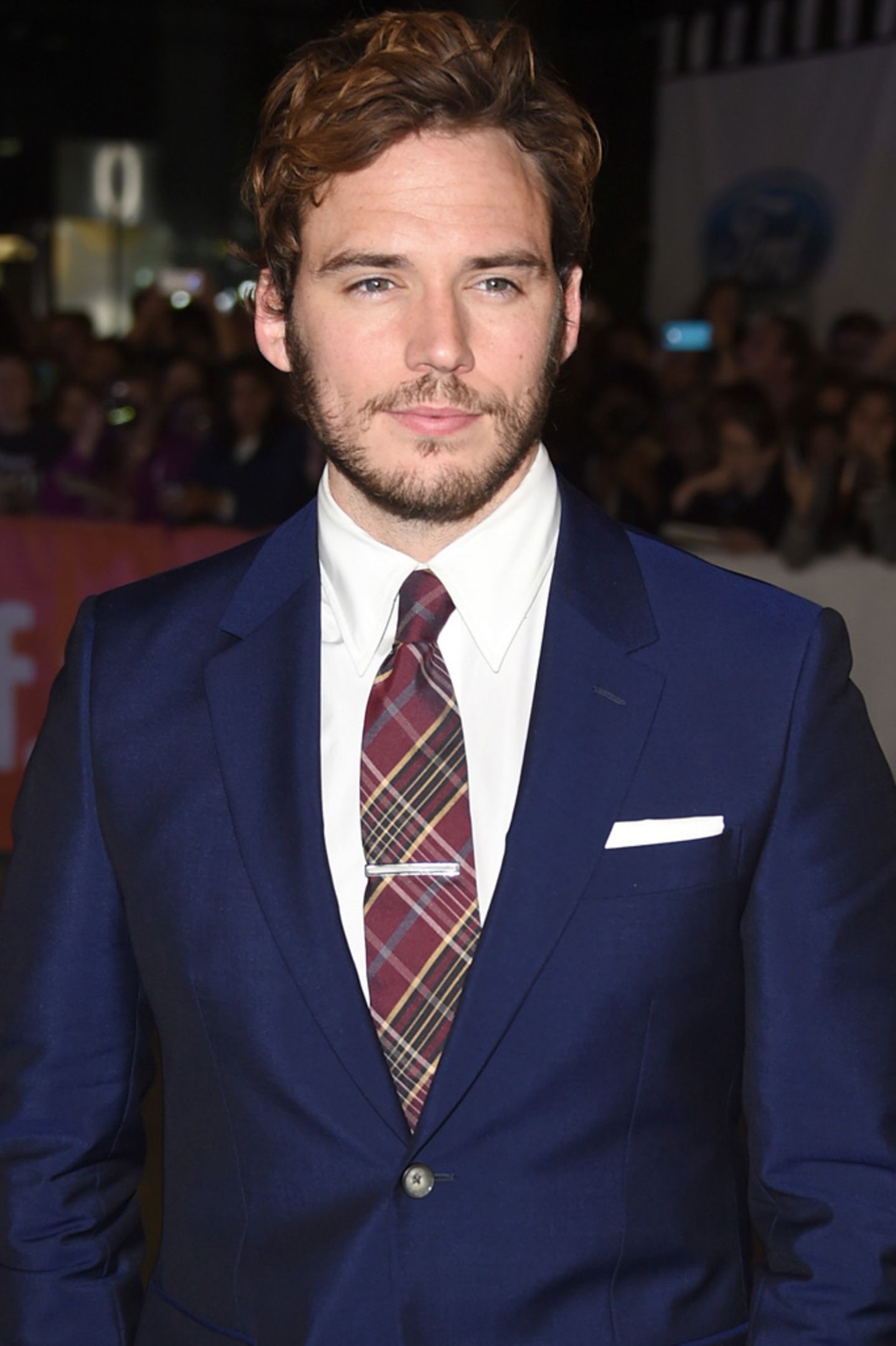 Sam Claflin: Performed vocals on Aurora, a soundtrack album released on March 1, 2023. 1440x2170 HD Background.