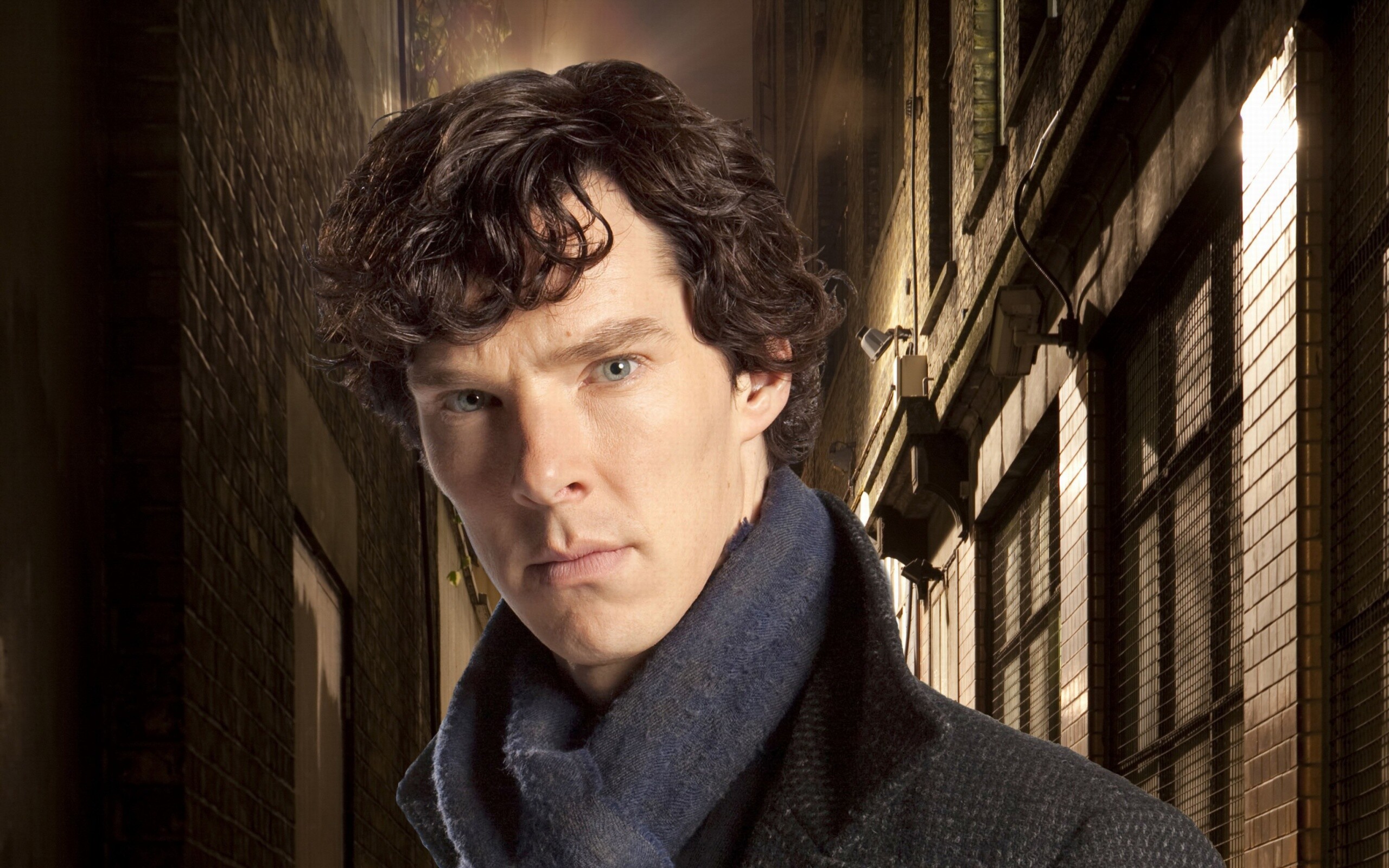 Sherlock (TV Series): Holmes, A fictional detective created by British author Arthur Conan Doyle. 2560x1600 HD Background.
