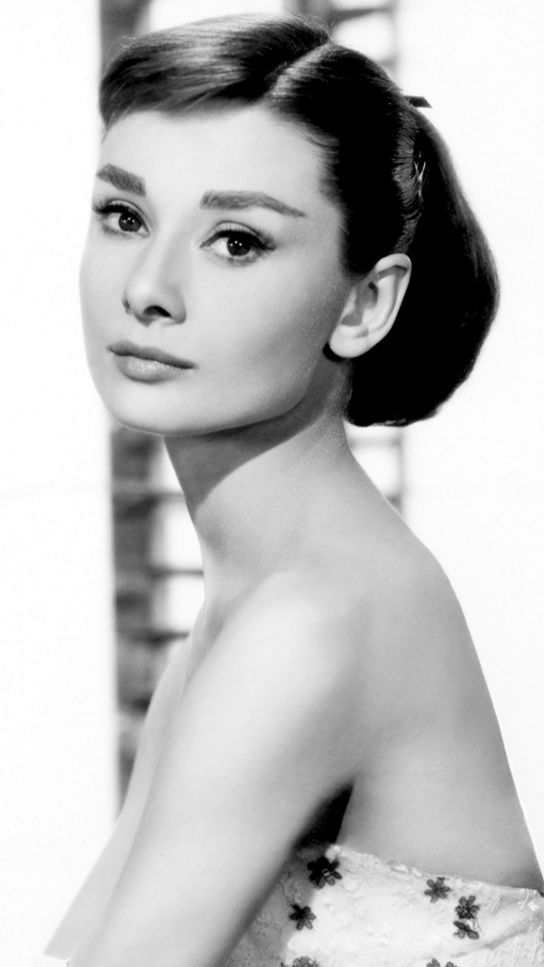 Celebrity icon, Audrey Hepburn, Glamorous pictures, Stunning visuals, 1080x1920 Full HD Phone